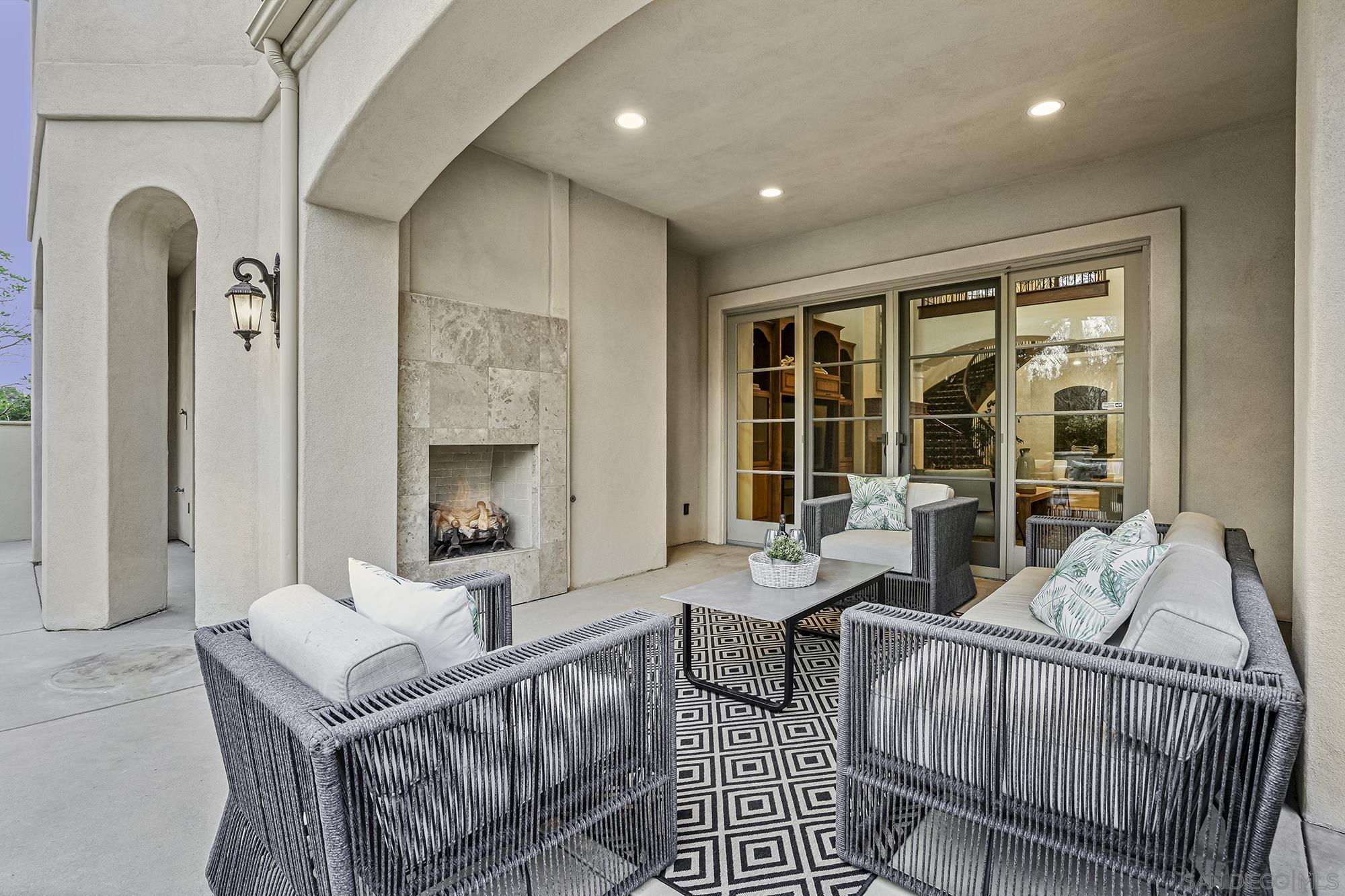 Detail Gallery Image 28 of 52 For 5259  Meadows Del Mar, San Diego,  CA 92130 - 5 Beds | 5/1 Baths