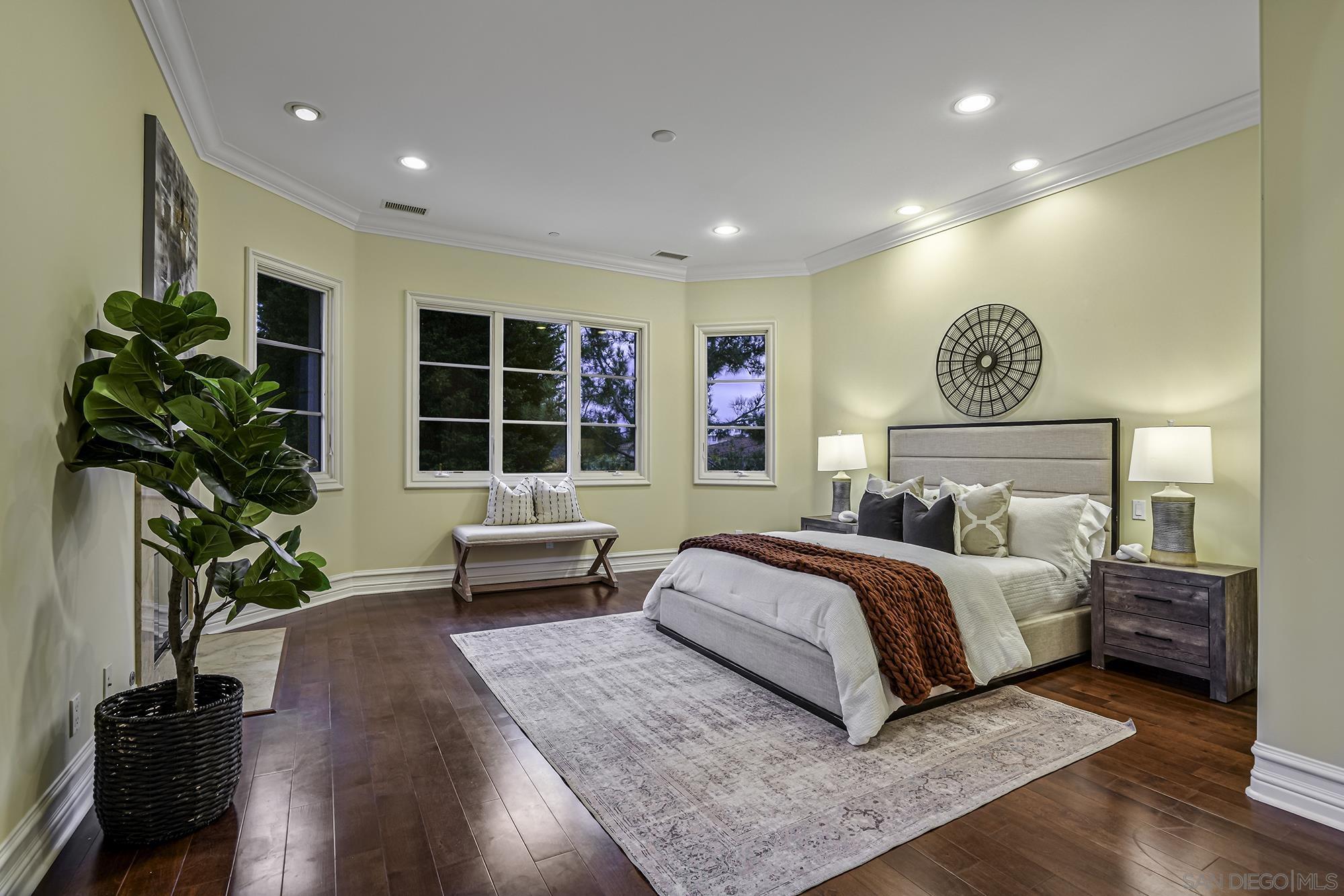 Detail Gallery Image 32 of 52 For 5259  Meadows Del Mar, San Diego,  CA 92130 - 5 Beds | 5/1 Baths