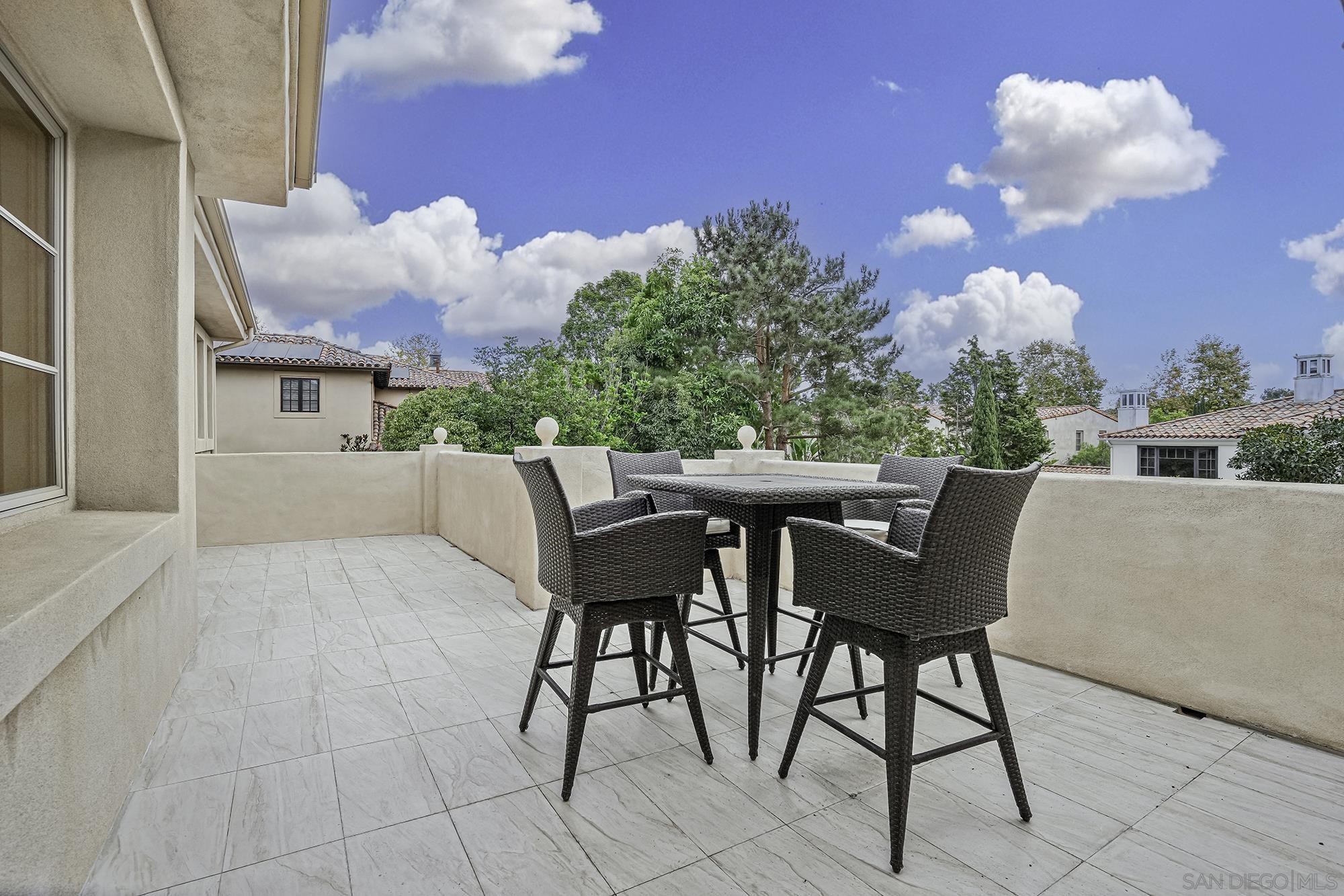 Detail Gallery Image 34 of 52 For 5259  Meadows Del Mar, San Diego,  CA 92130 - 5 Beds | 5/1 Baths