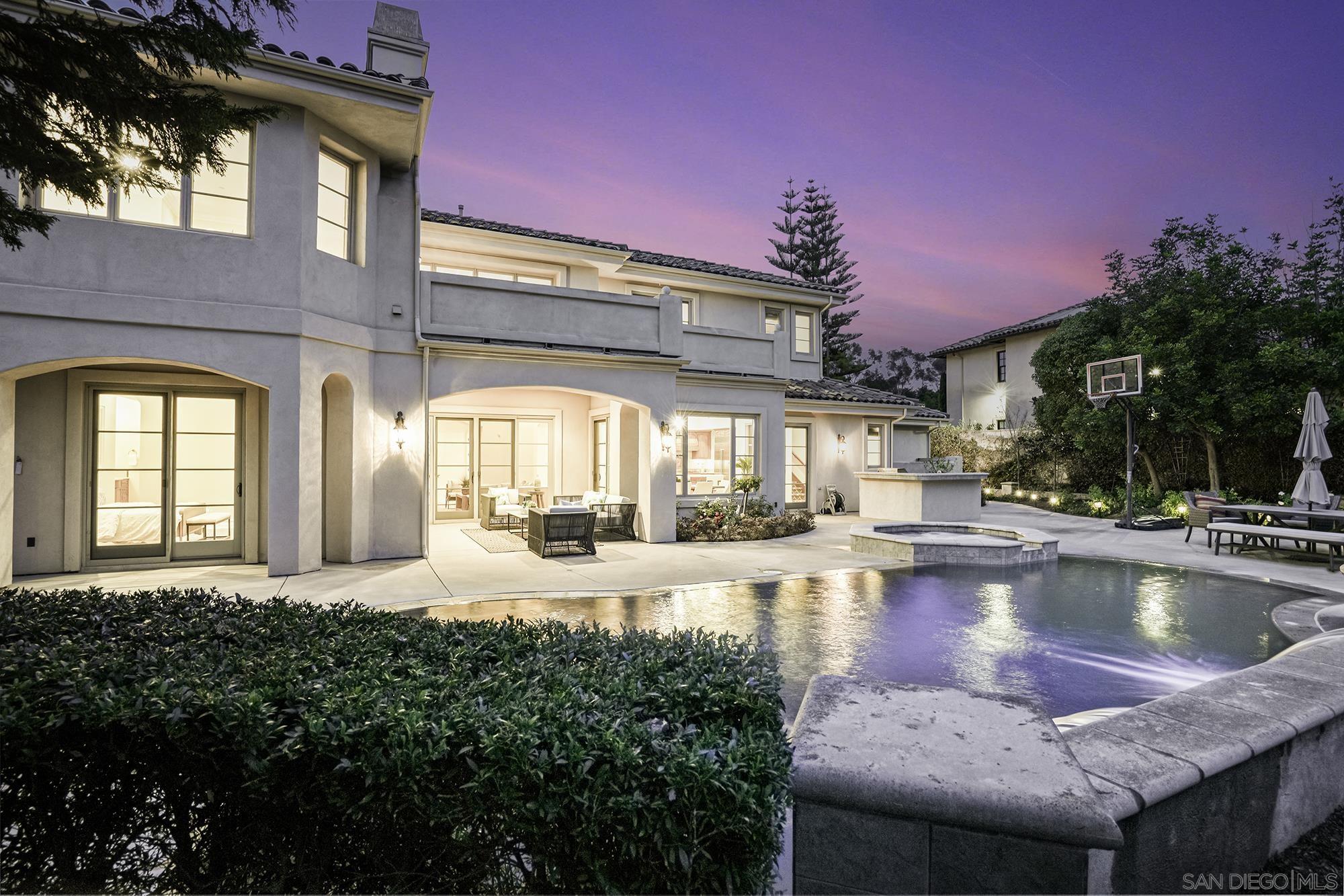 Detail Gallery Image 5 of 52 For 5259  Meadows Del Mar, San Diego,  CA 92130 - 5 Beds | 5/1 Baths