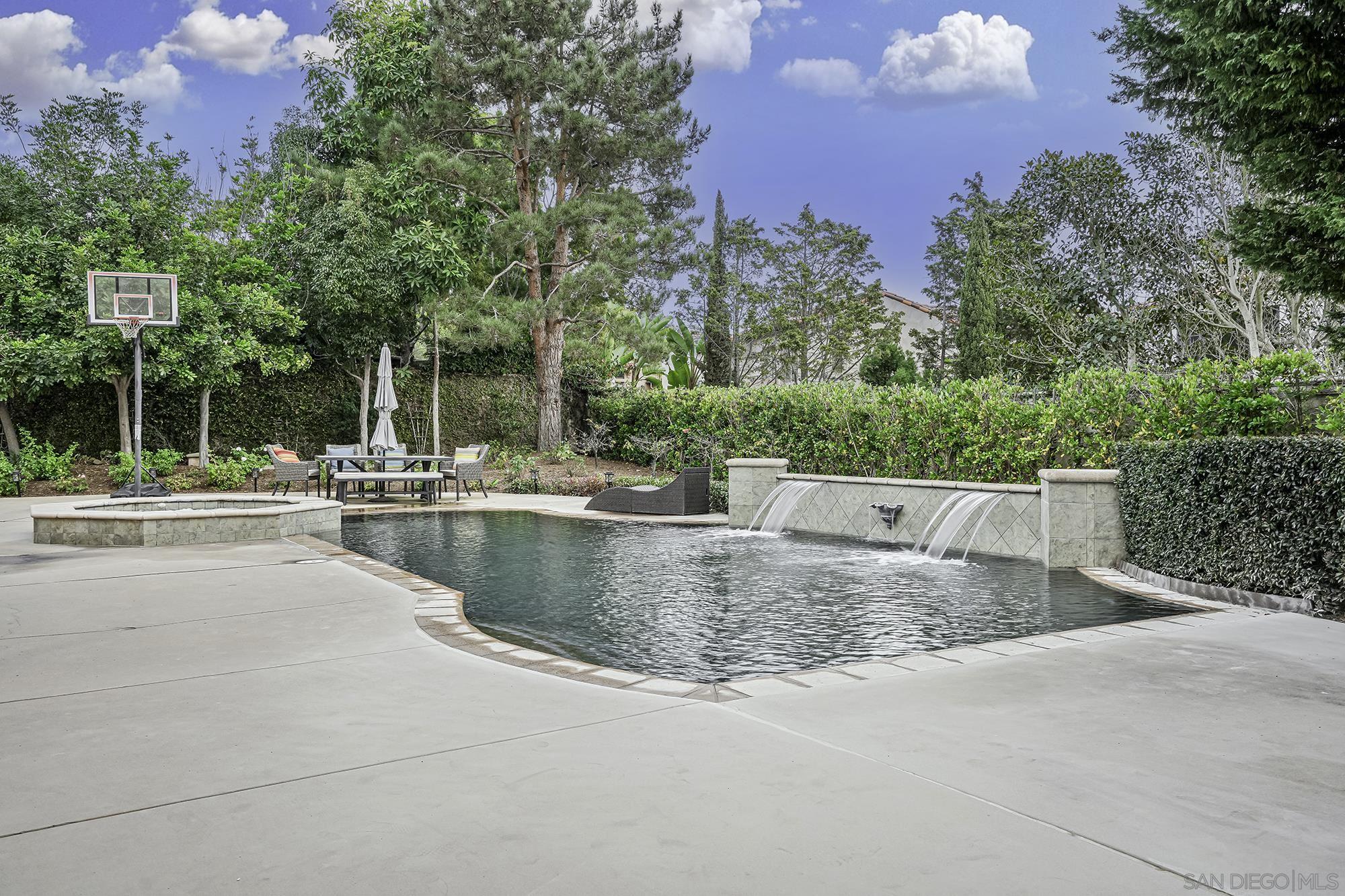 Detail Gallery Image 42 of 52 For 5259  Meadows Del Mar, San Diego,  CA 92130 - 5 Beds | 5/1 Baths