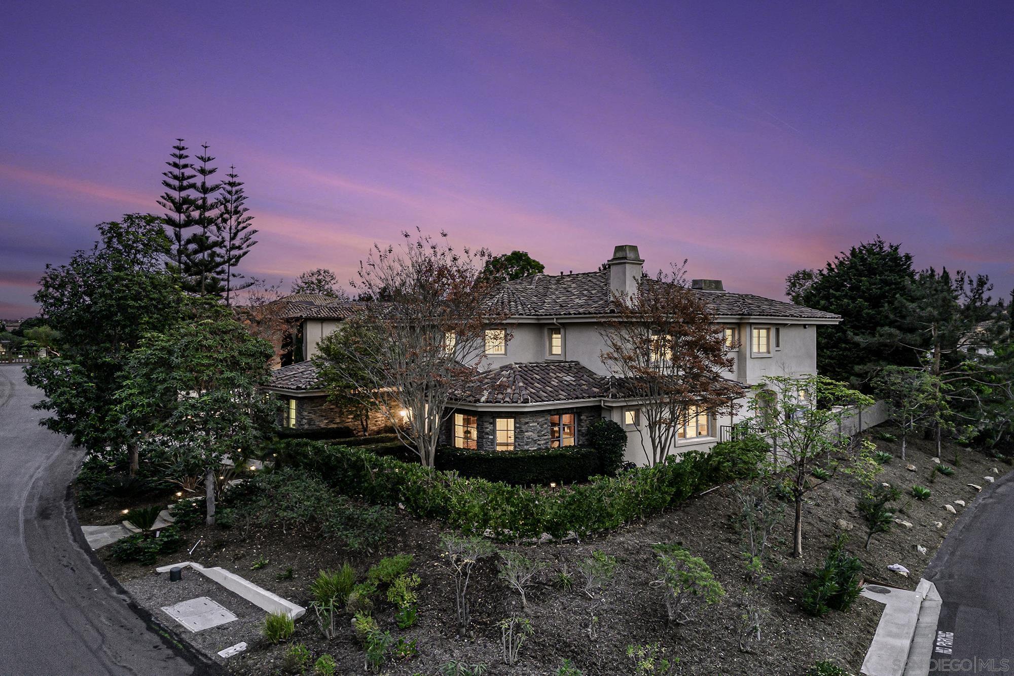 Detail Gallery Image 6 of 52 For 5259  Meadows Del Mar, San Diego,  CA 92130 - 5 Beds | 5/1 Baths