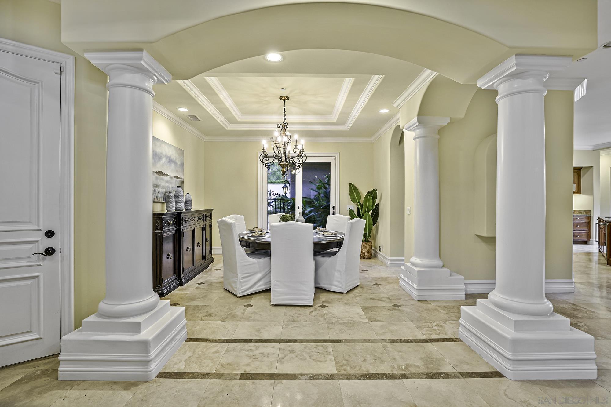 Detail Gallery Image 7 of 52 For 5259  Meadows Del Mar, San Diego,  CA 92130 - 5 Beds | 5/1 Baths