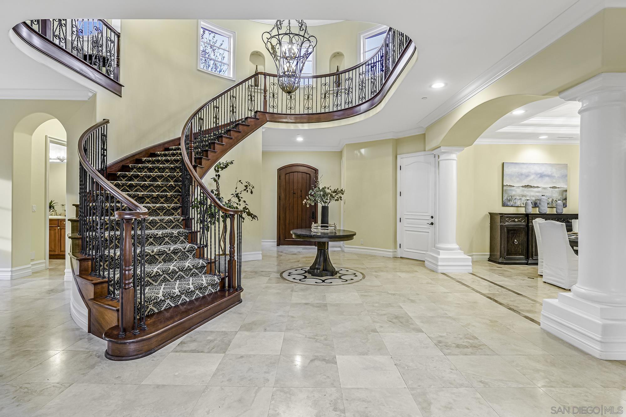 Detail Gallery Image 10 of 52 For 5259  Meadows Del Mar, San Diego,  CA 92130 - 5 Beds | 5/1 Baths