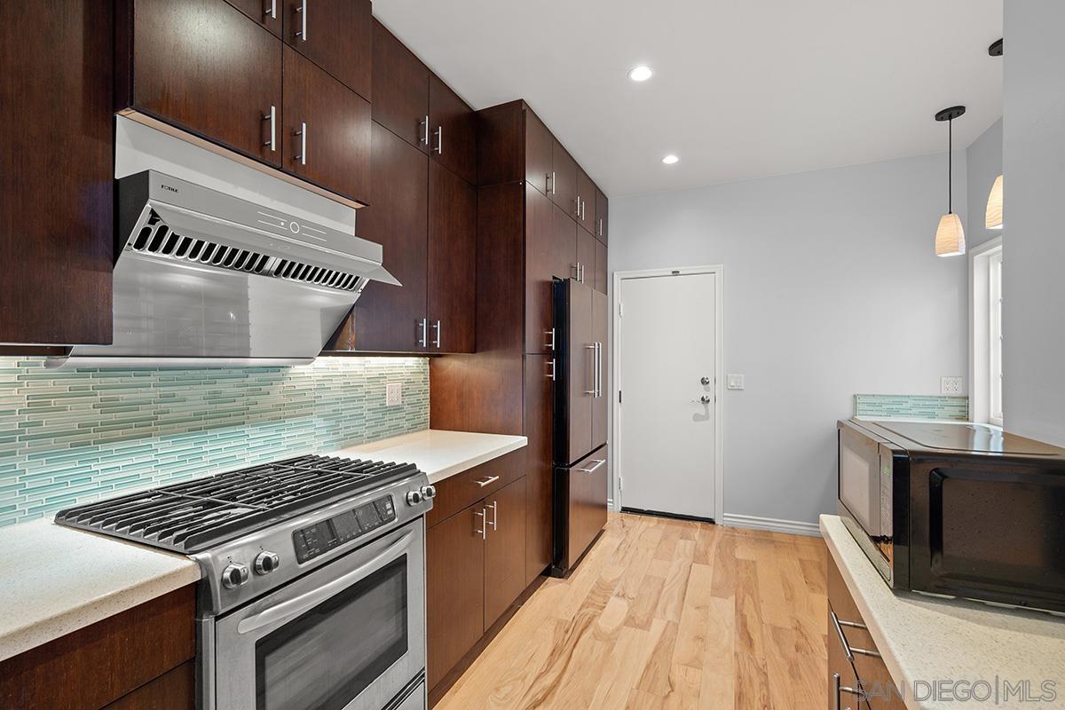 Detail Gallery Image 24 of 49 For 13442  Tiverton Rd, San Diego,  CA 92130 - 2 Beds | 2/1 Baths