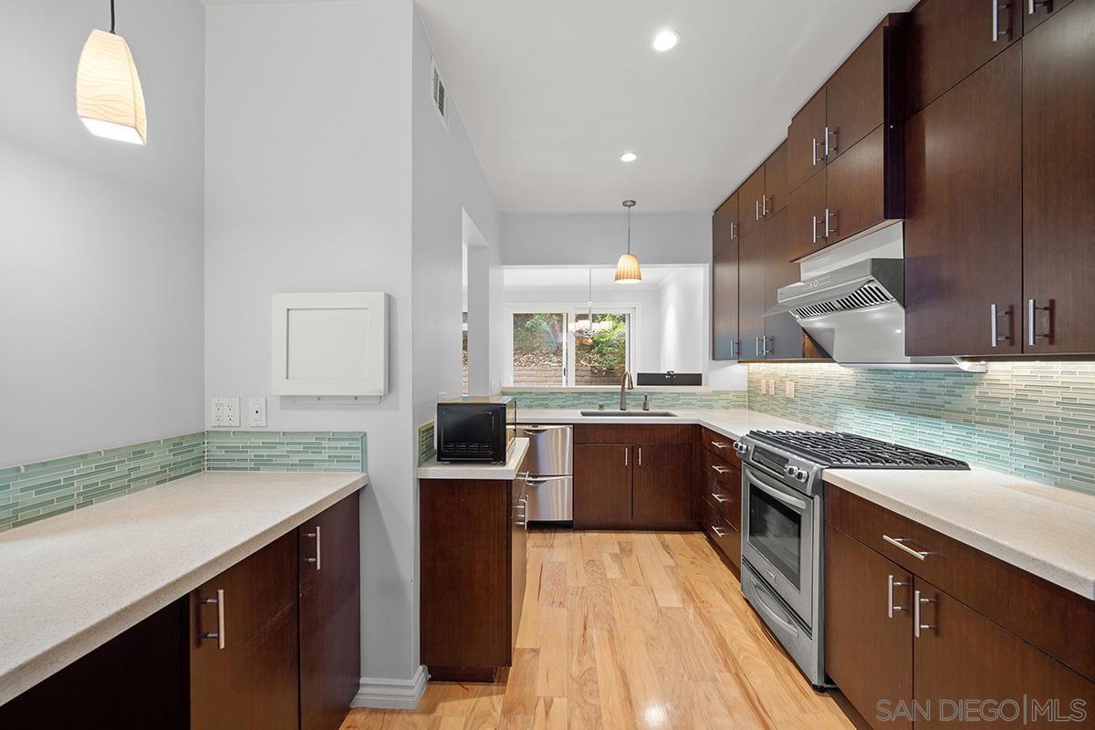 Detail Gallery Image 27 of 49 For 13442  Tiverton Rd, San Diego,  CA 92130 - 2 Beds | 2/1 Baths