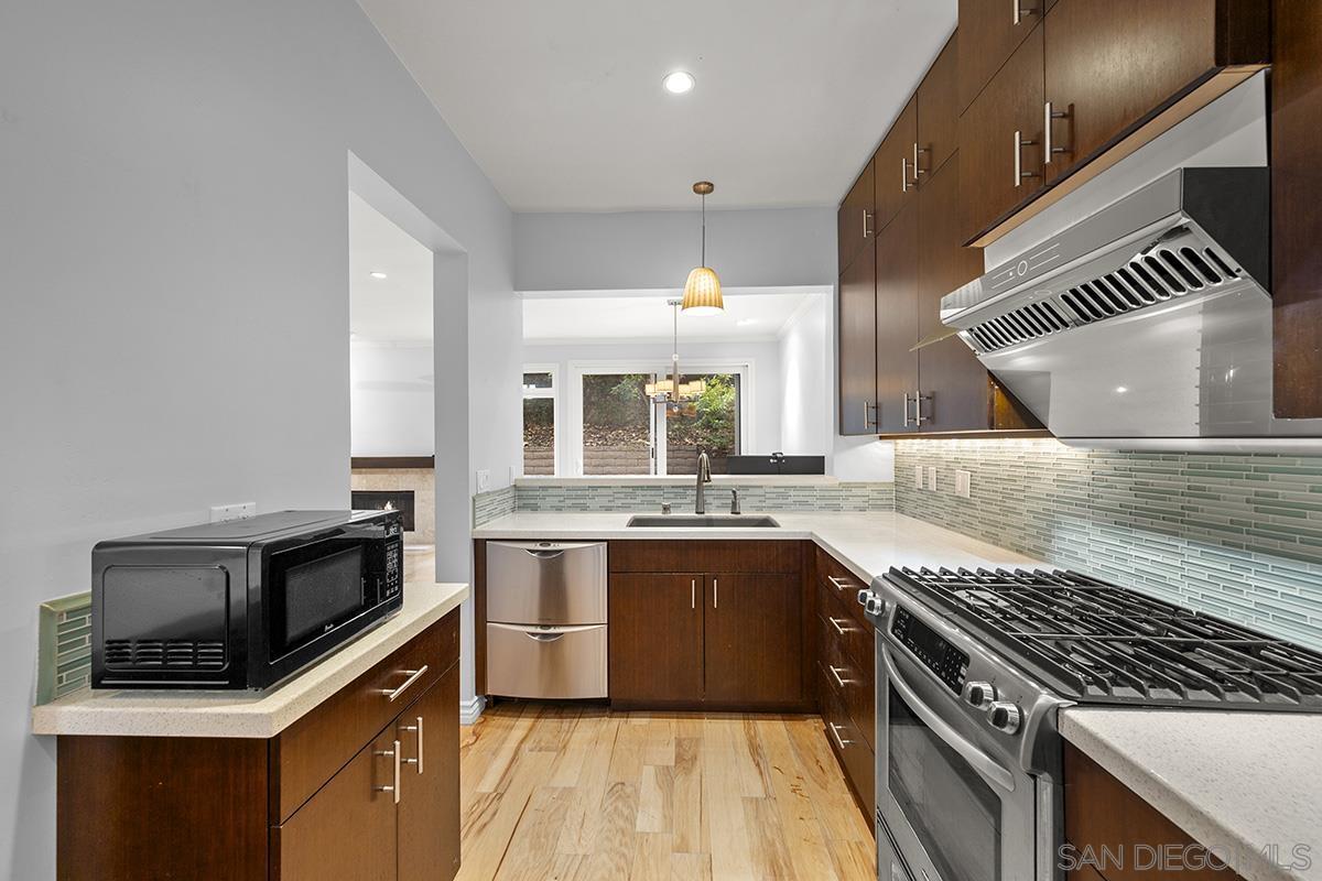 Detail Gallery Image 29 of 49 For 13442  Tiverton Rd, San Diego,  CA 92130 - 2 Beds | 2/1 Baths