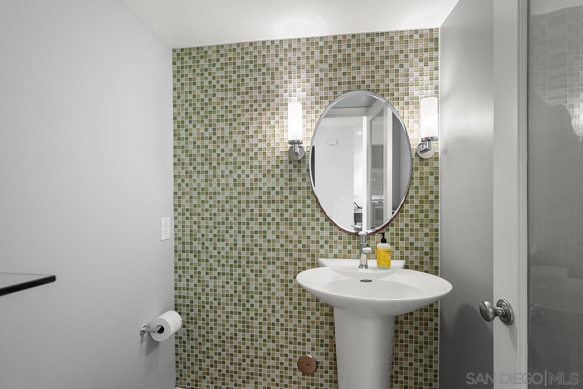 Detail Gallery Image 30 of 49 For 13442  Tiverton Rd, San Diego,  CA 92130 - 2 Beds | 2/1 Baths