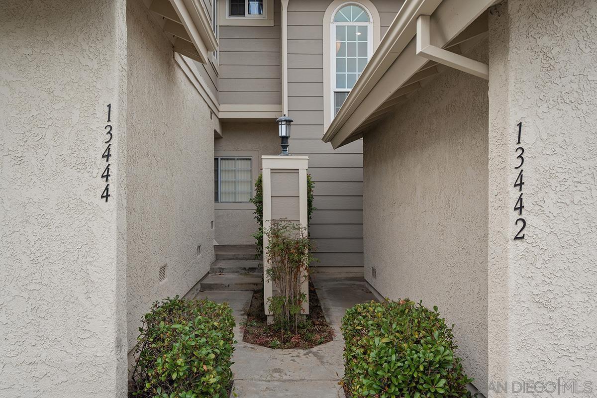 Detail Gallery Image 4 of 49 For 13442  Tiverton Rd, San Diego,  CA 92130 - 2 Beds | 2/1 Baths
