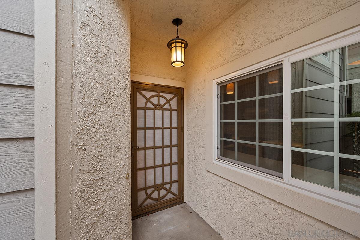 Detail Gallery Image 5 of 49 For 13442  Tiverton Rd, San Diego,  CA 92130 - 2 Beds | 2/1 Baths
