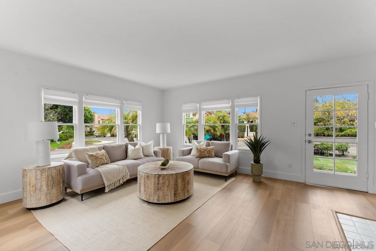 Detail Gallery Image 2 of 33 For 503  Rosemont St, La Jolla,  CA 92037 - 2 Beds | 1 Baths