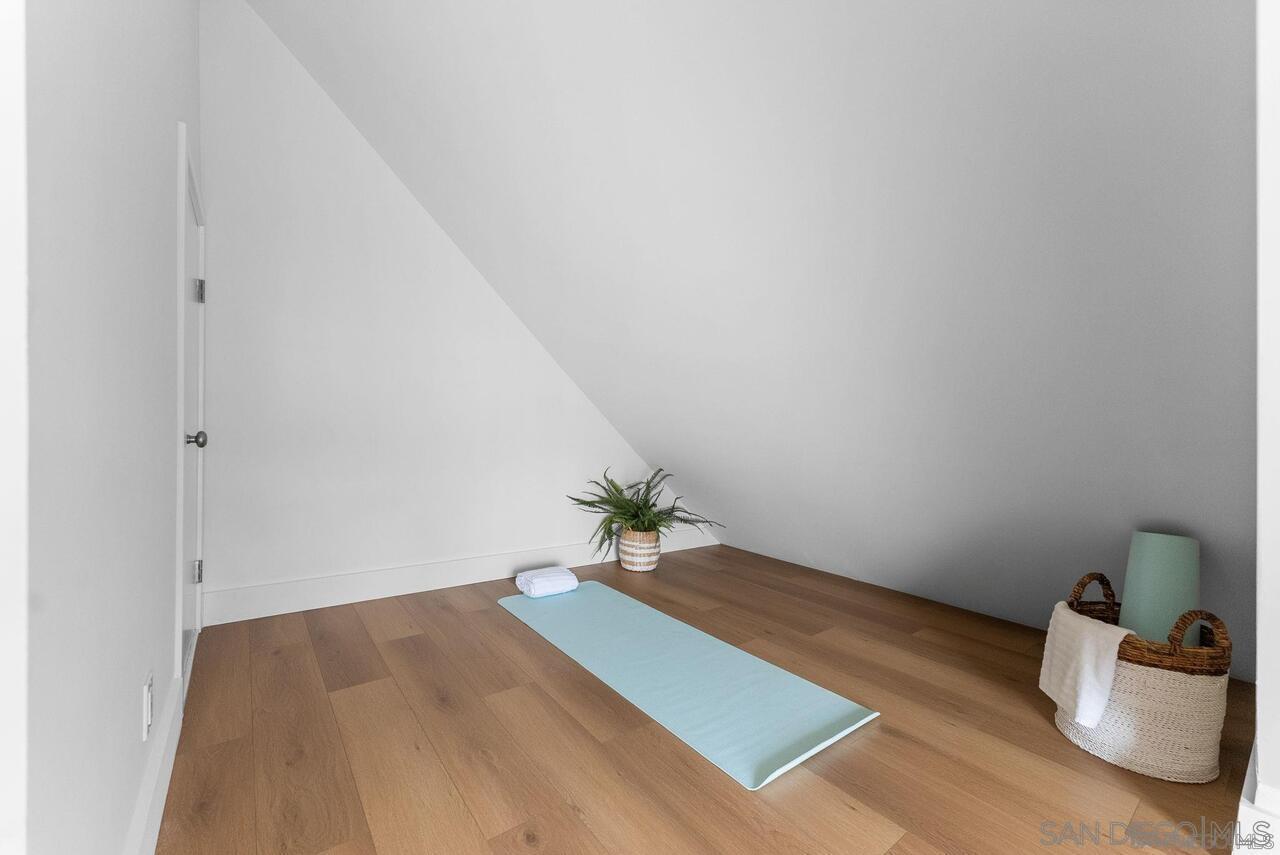 Detail Gallery Image 16 of 33 For 503  Rosemont St, La Jolla,  CA 92037 - 2 Beds | 1 Baths