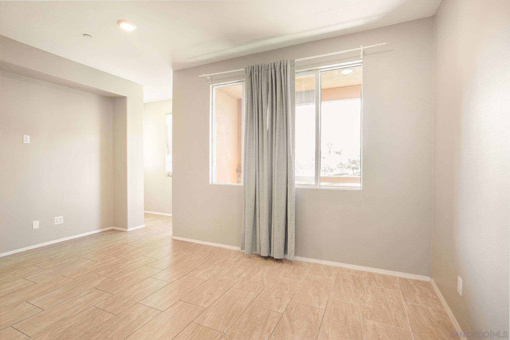 Detail Gallery Image 12 of 60 For 2840  Athens Rd  10, Chula Vista,  CA 91915 - 4 Beds | 3/1 Baths