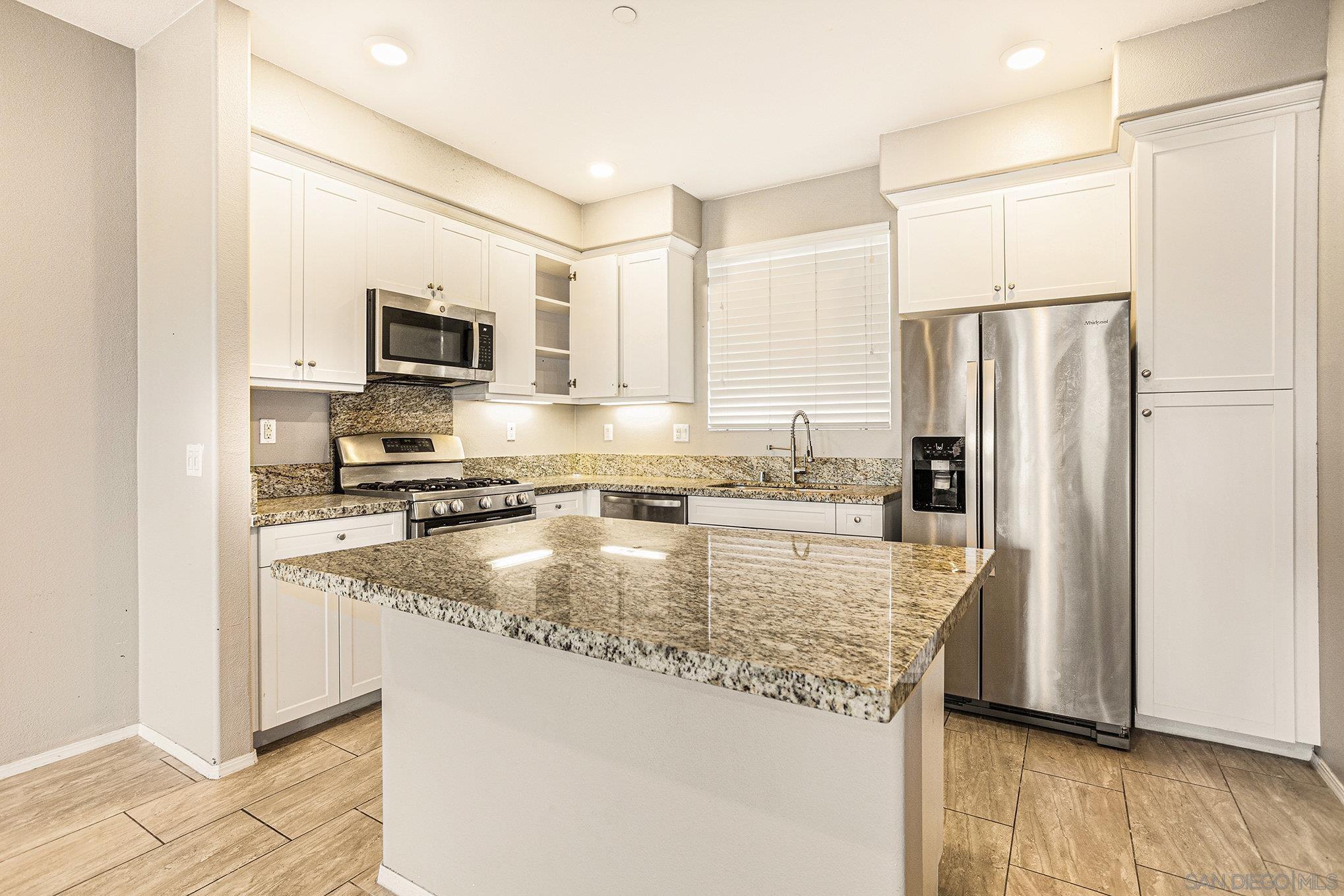 Detail Gallery Image 16 of 60 For 2840  Athens Rd  10, Chula Vista,  CA 91915 - 4 Beds | 3/1 Baths