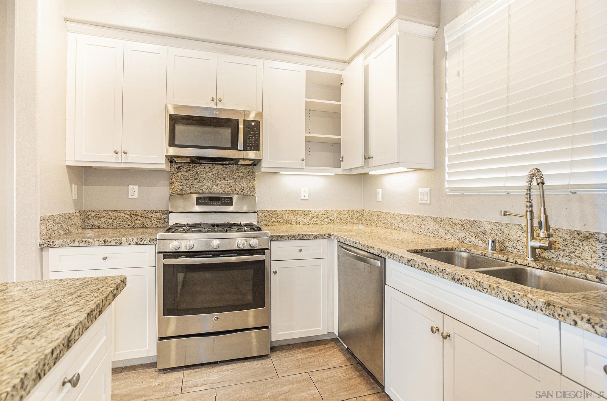 Detail Gallery Image 17 of 60 For 2840  Athens Rd  10, Chula Vista,  CA 91915 - 4 Beds | 3/1 Baths