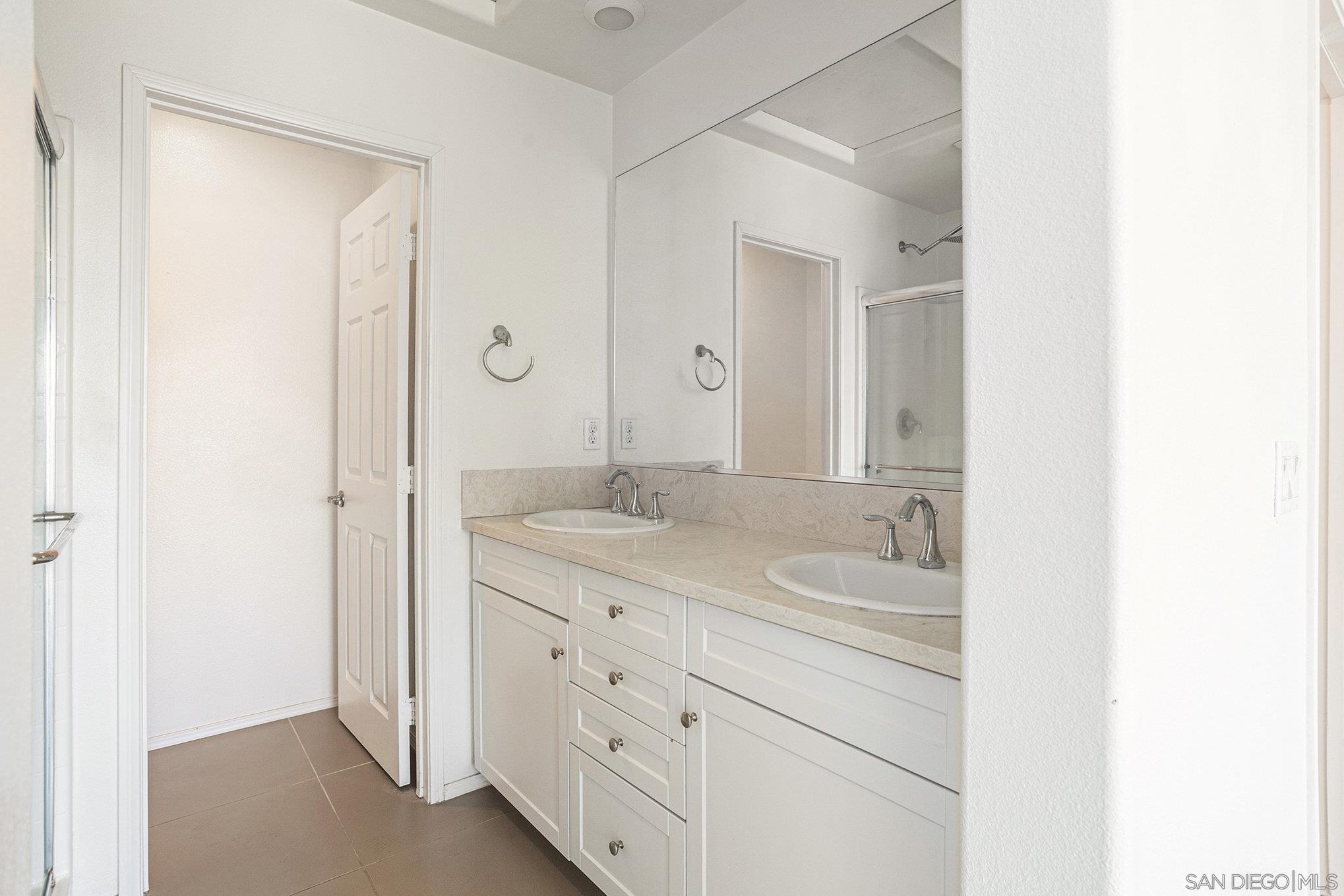Detail Gallery Image 31 of 60 For 2840  Athens Rd  10, Chula Vista,  CA 91915 - 4 Beds | 3/1 Baths