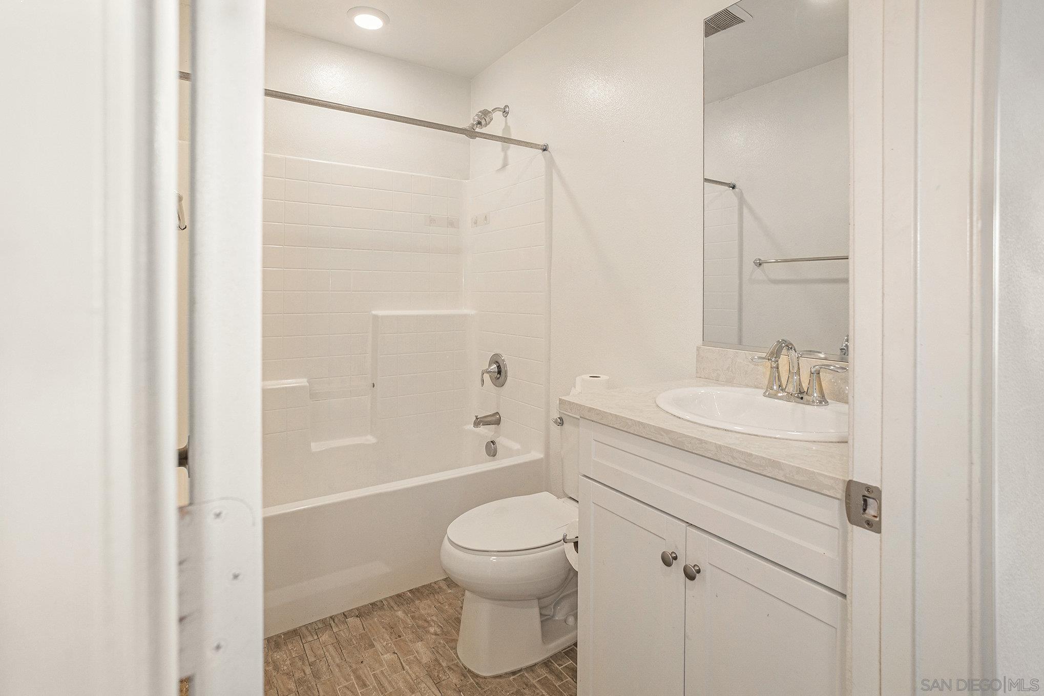 Detail Gallery Image 40 of 60 For 2840  Athens Rd  10, Chula Vista,  CA 91915 - 4 Beds | 3/1 Baths