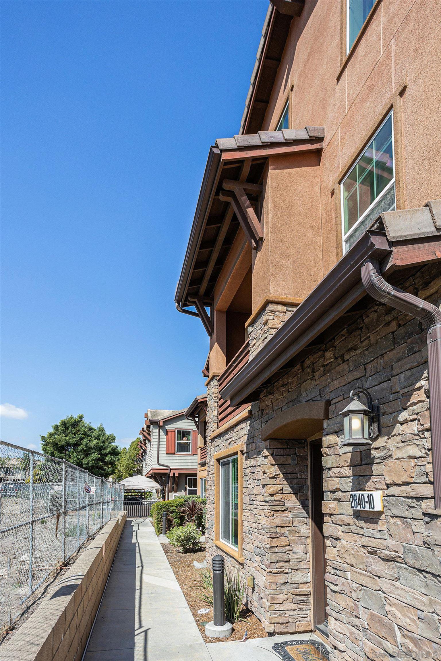 Detail Gallery Image 6 of 60 For 2840  Athens Rd  10, Chula Vista,  CA 91915 - 4 Beds | 3/1 Baths