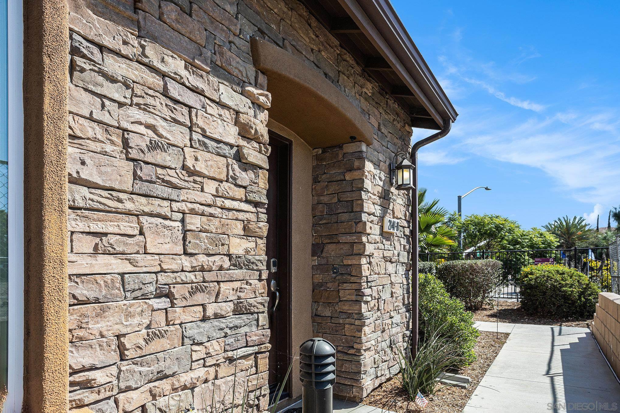 Detail Gallery Image 7 of 60 For 2840  Athens Rd  10, Chula Vista,  CA 91915 - 4 Beds | 3/1 Baths