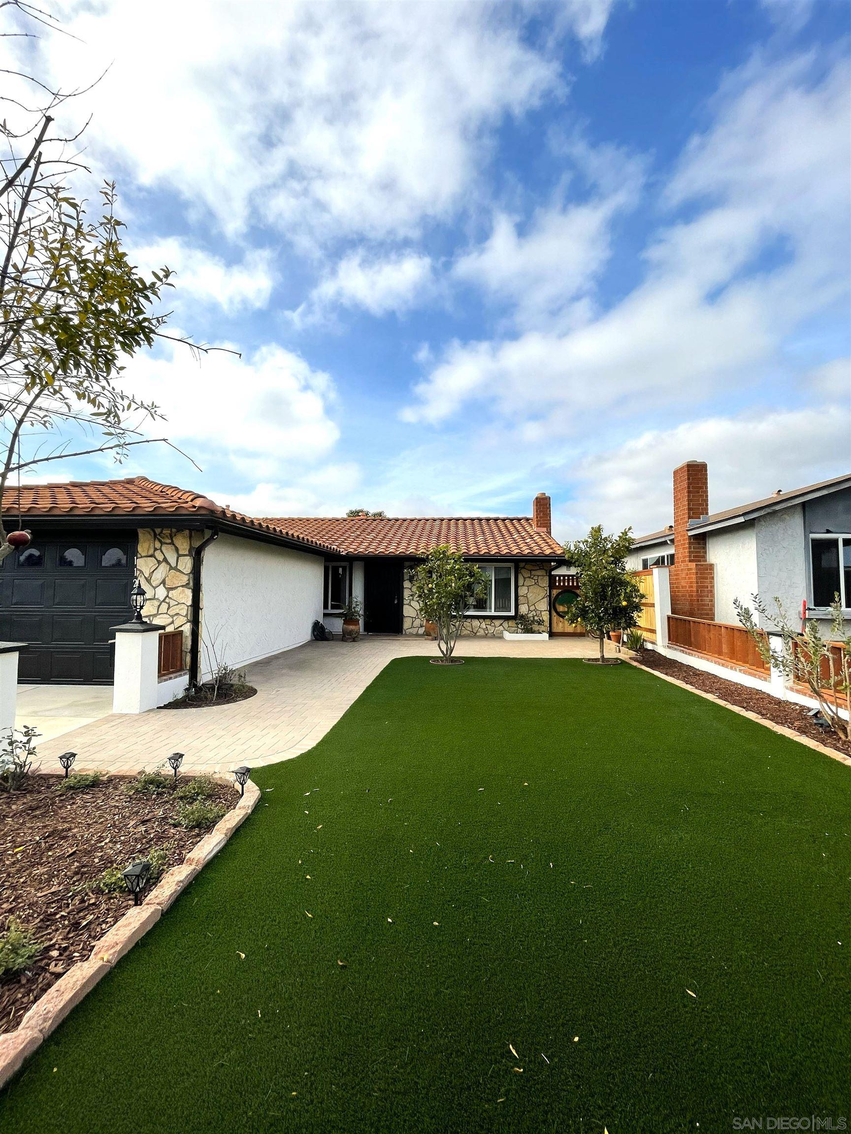 Detail Gallery Image 2 of 28 For 11278  Calle Jalapa, San Diego,  CA 92126 - 3 Beds | 2 Baths