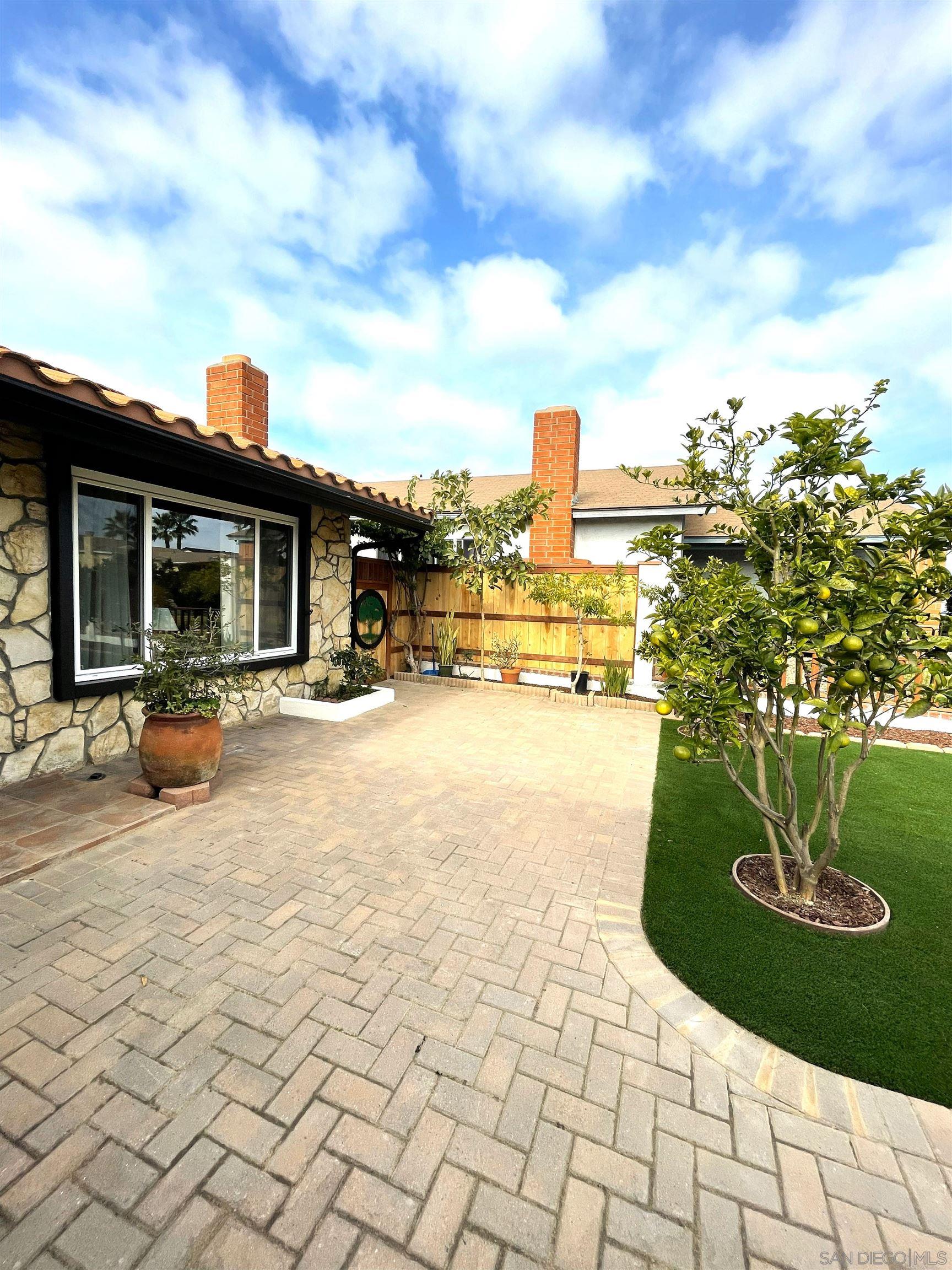 Detail Gallery Image 4 of 28 For 11278  Calle Jalapa, San Diego,  CA 92126 - 3 Beds | 2 Baths