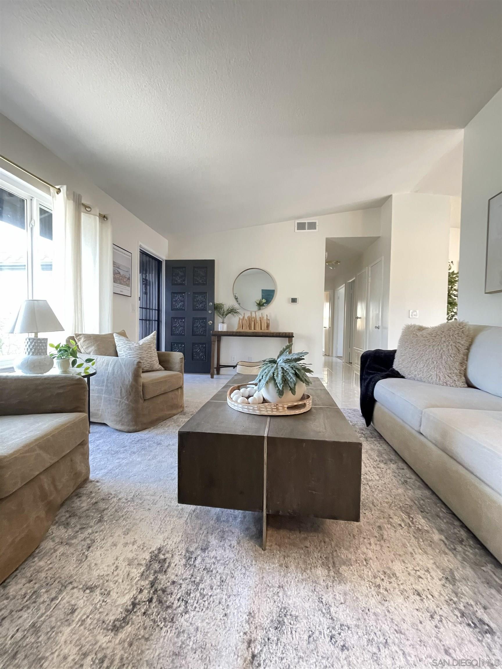 Detail Gallery Image 7 of 28 For 11278  Calle Jalapa, San Diego,  CA 92126 - 3 Beds | 2 Baths