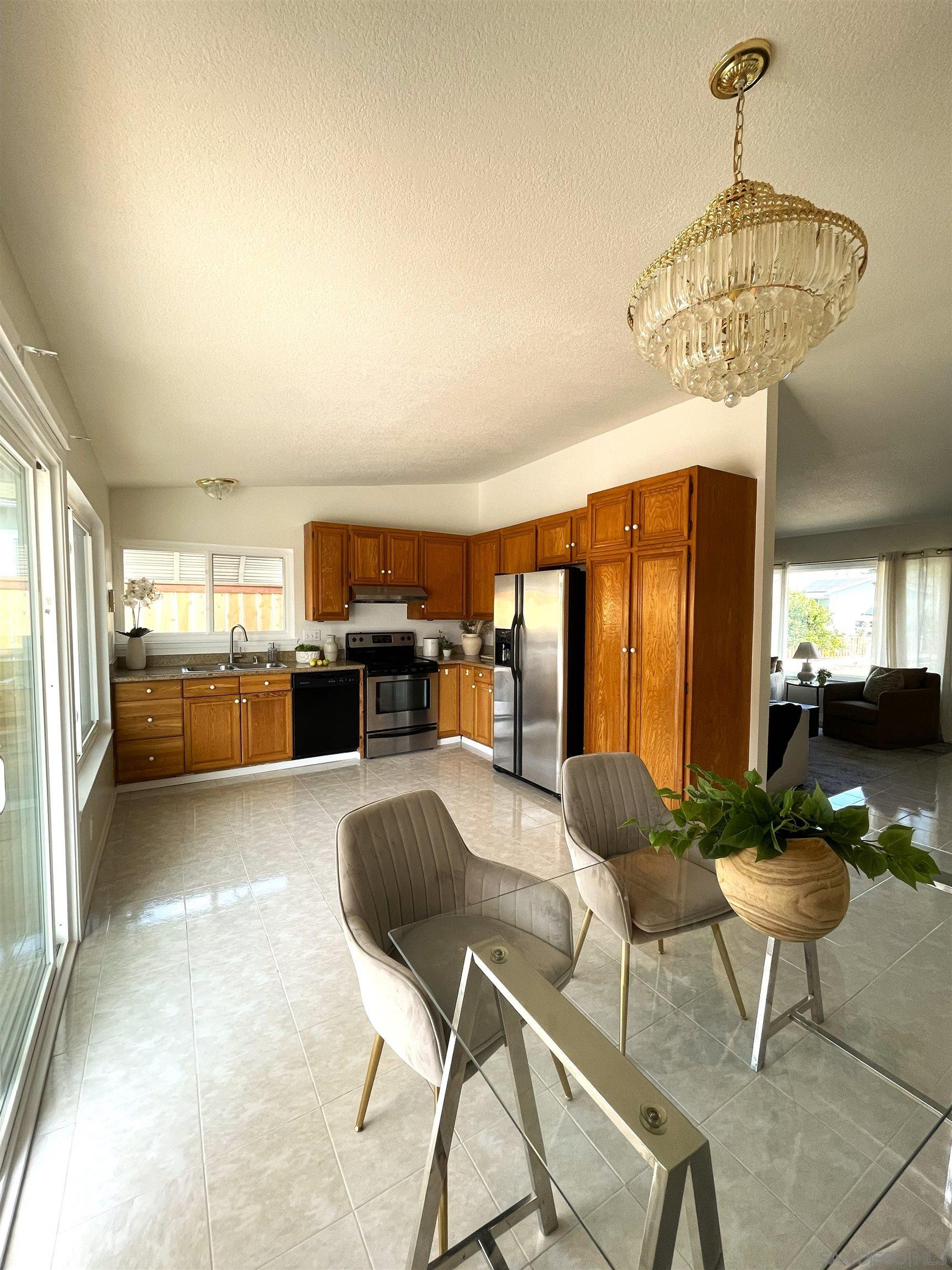 Detail Gallery Image 9 of 28 For 11278  Calle Jalapa, San Diego,  CA 92126 - 3 Beds | 2 Baths