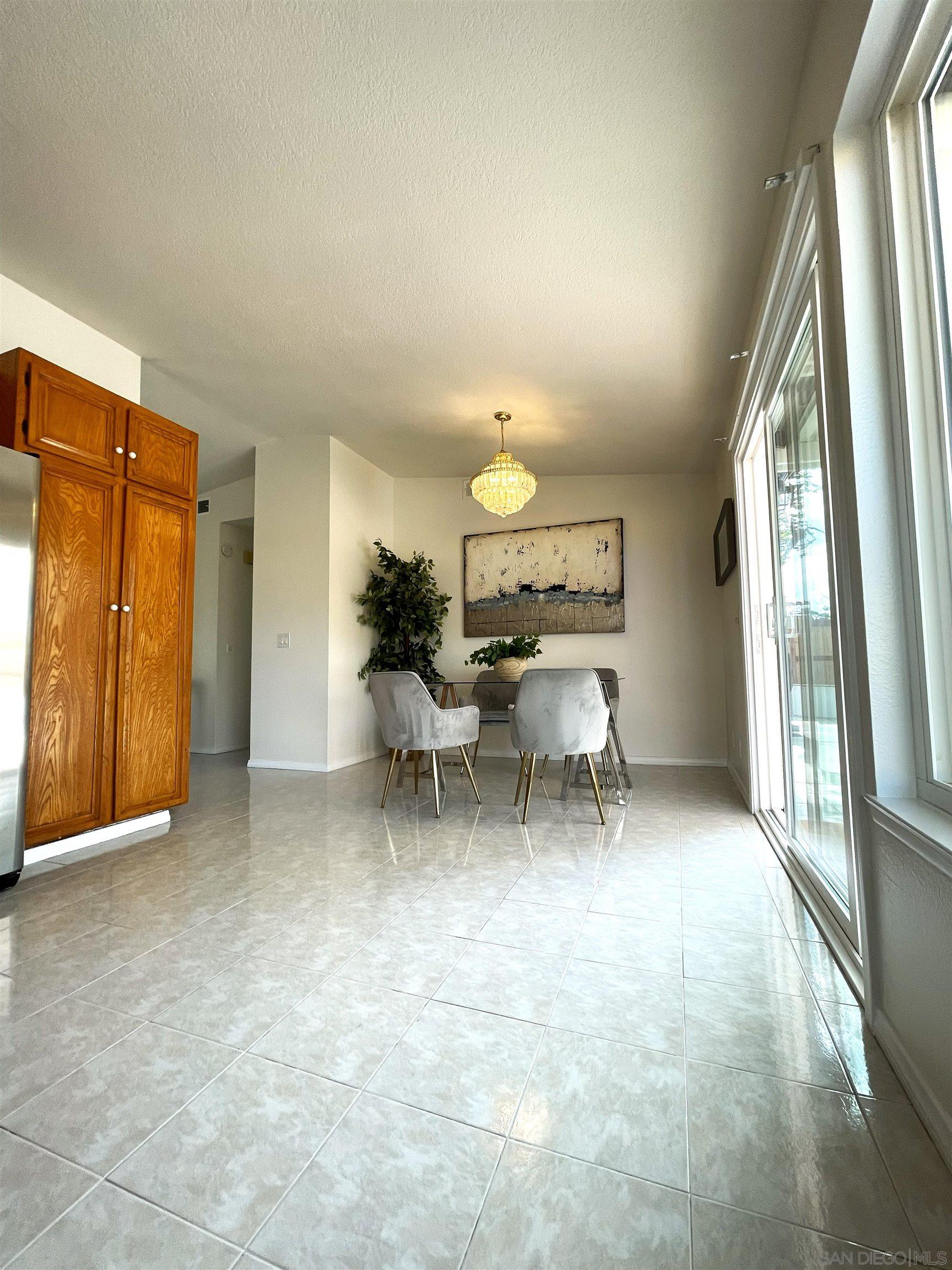 Detail Gallery Image 10 of 28 For 11278  Calle Jalapa, San Diego,  CA 92126 - 3 Beds | 2 Baths