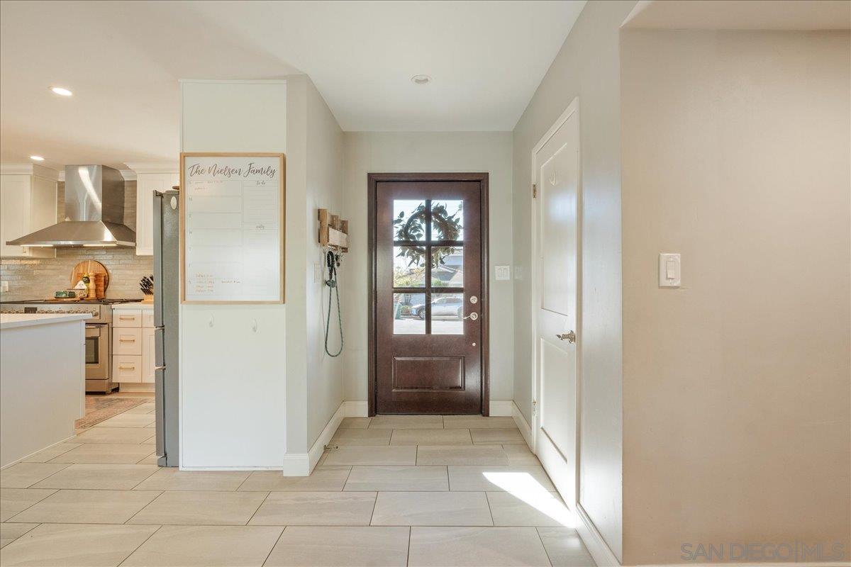 Detail Gallery Image 3 of 38 For 5924  Lancaster, San Diego,  CA 92120 - 3 Beds | 2 Baths