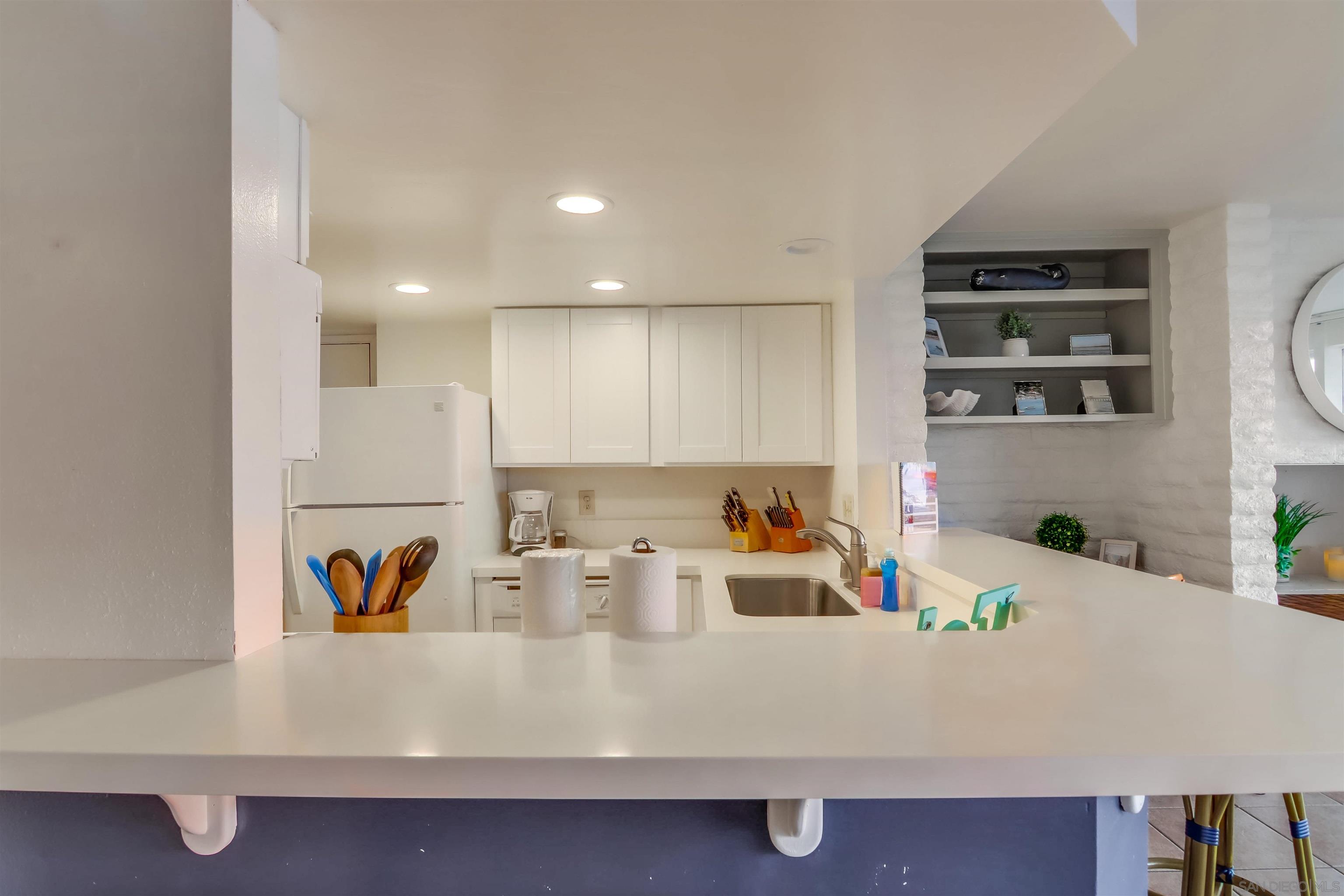 Detail Gallery Image 20 of 75 For 3455-57  Ocean Front Walk, San Diego,  CA 92109 - – Beds | – Baths