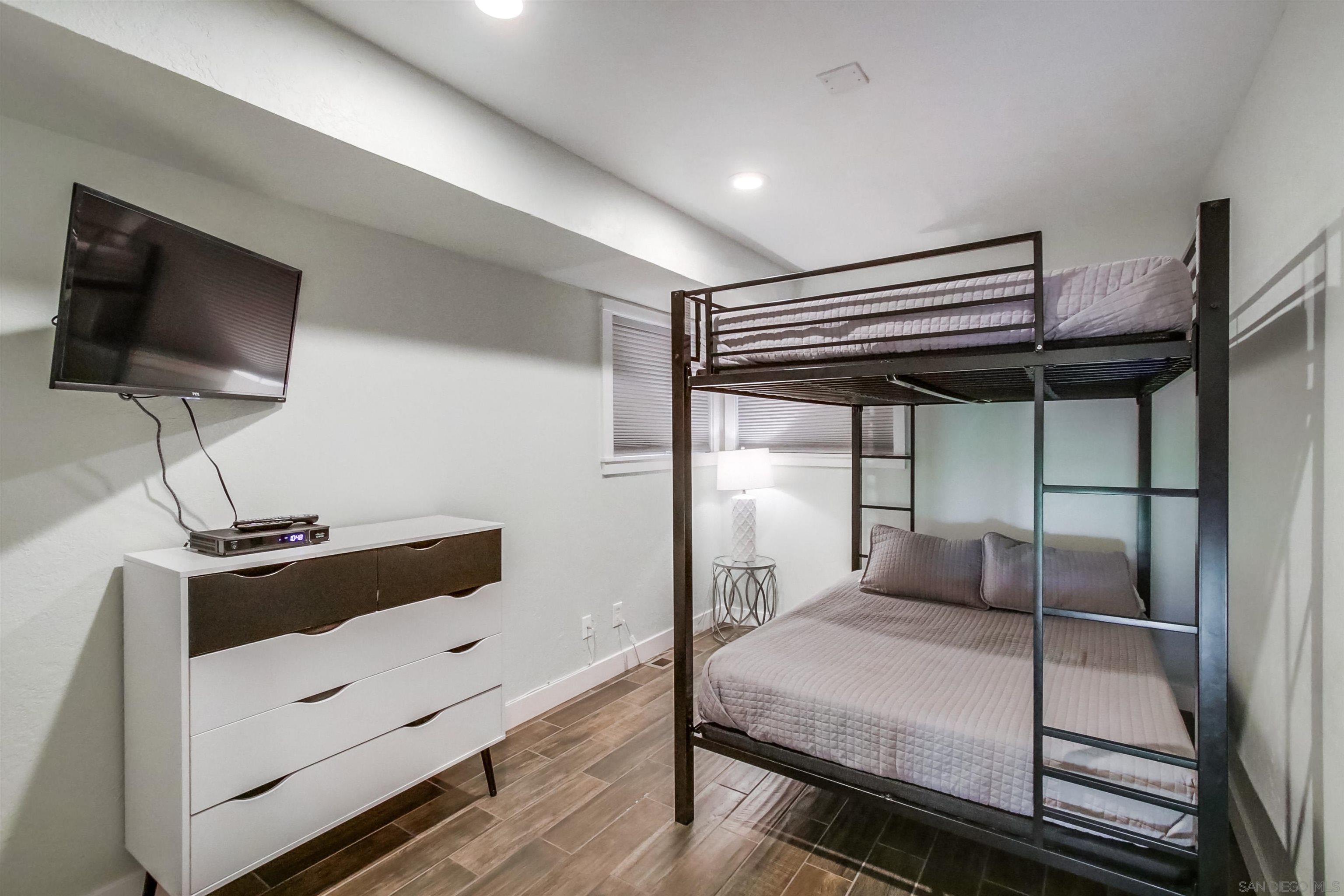 Detail Gallery Image 17 of 75 For 3686  Bayside Walk, San Diego,  CA 92109 - – Beds | – Baths