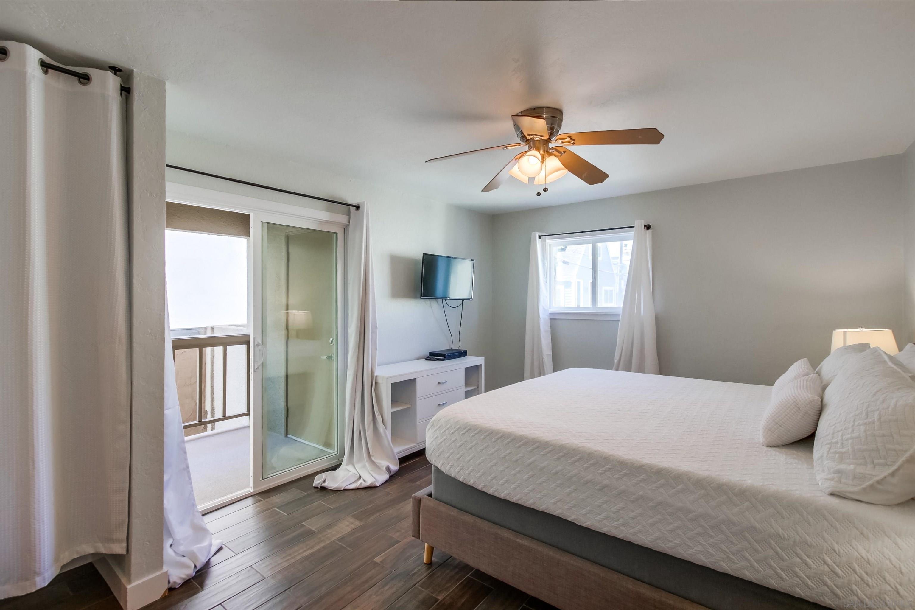 Detail Gallery Image 23 of 75 For 3686  Bayside Walk, San Diego,  CA 92109 - – Beds | – Baths