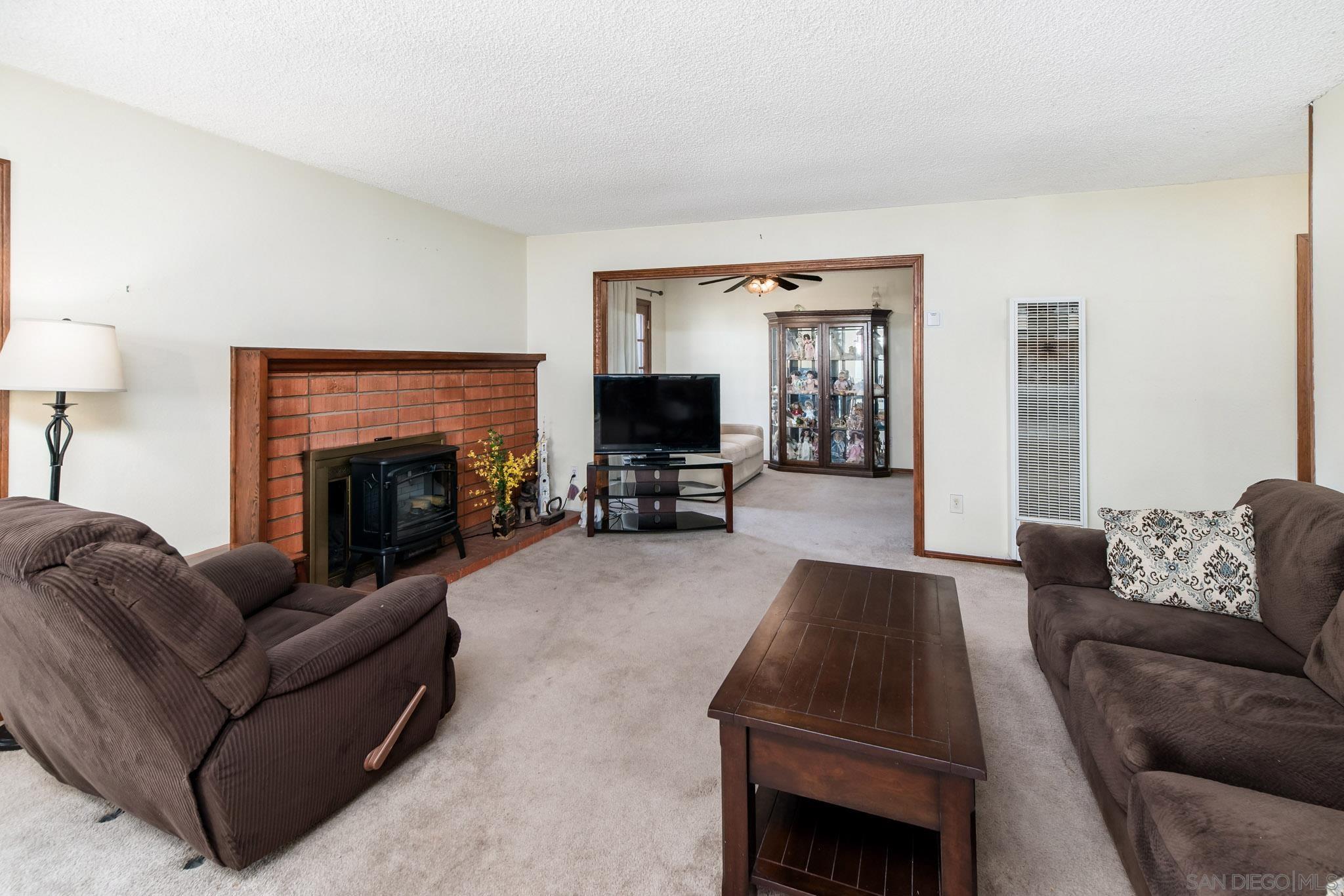 Detail Gallery Image 7 of 29 For 13011  Conley St, Poway,  CA 92064 - 4 Beds | 2 Baths