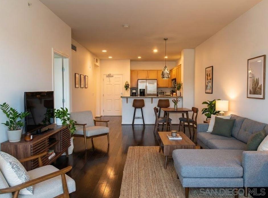 Front Image Thumbnail for SD250046154