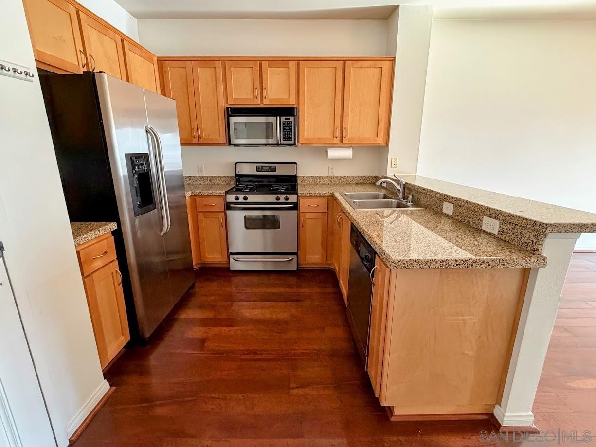 Detail Gallery Image 2 of 22 For 450  J St  4211, San Diego,  CA 92101 - 2 Beds | 2 Baths