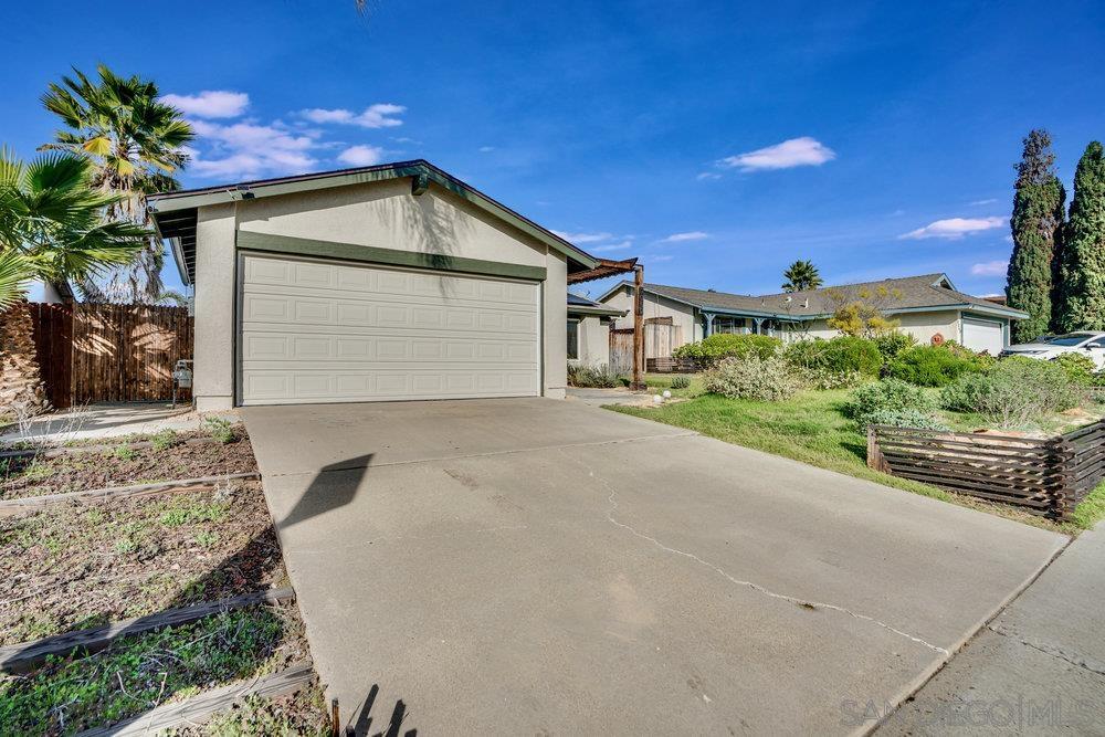 Detail Gallery Image 3 of 45 For 9050  Capricorn Way, San Diego,  CA 92126 - 2 Beds | 2 Baths