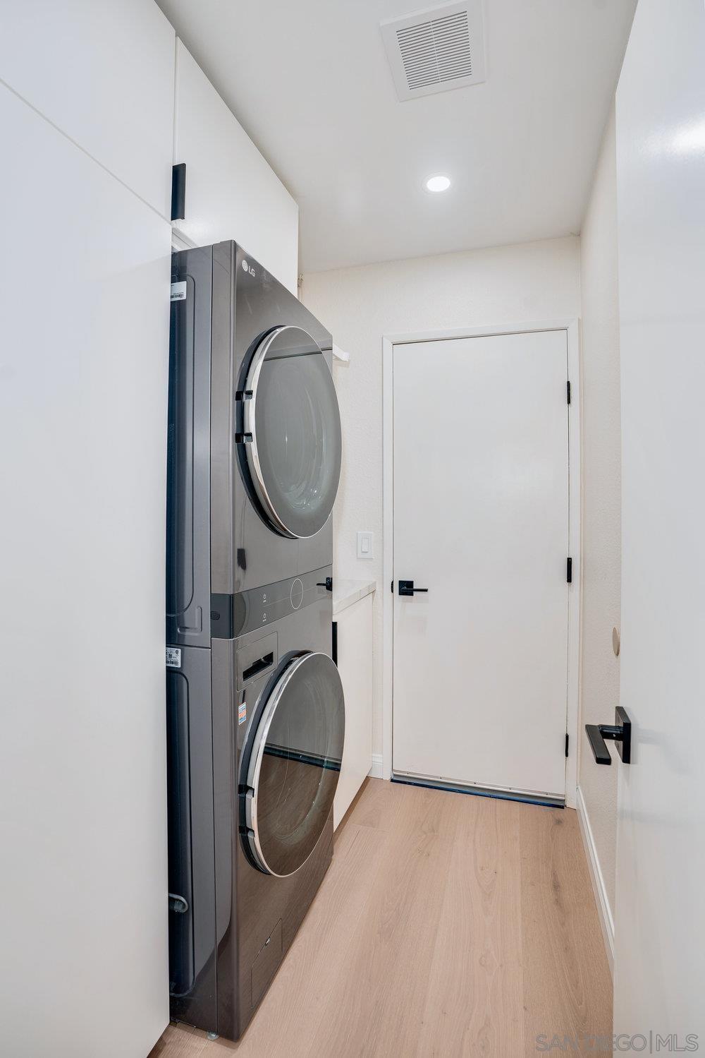 Detail Gallery Image 29 of 45 For 9050  Capricorn Way, San Diego,  CA 92126 - 2 Beds | 2 Baths