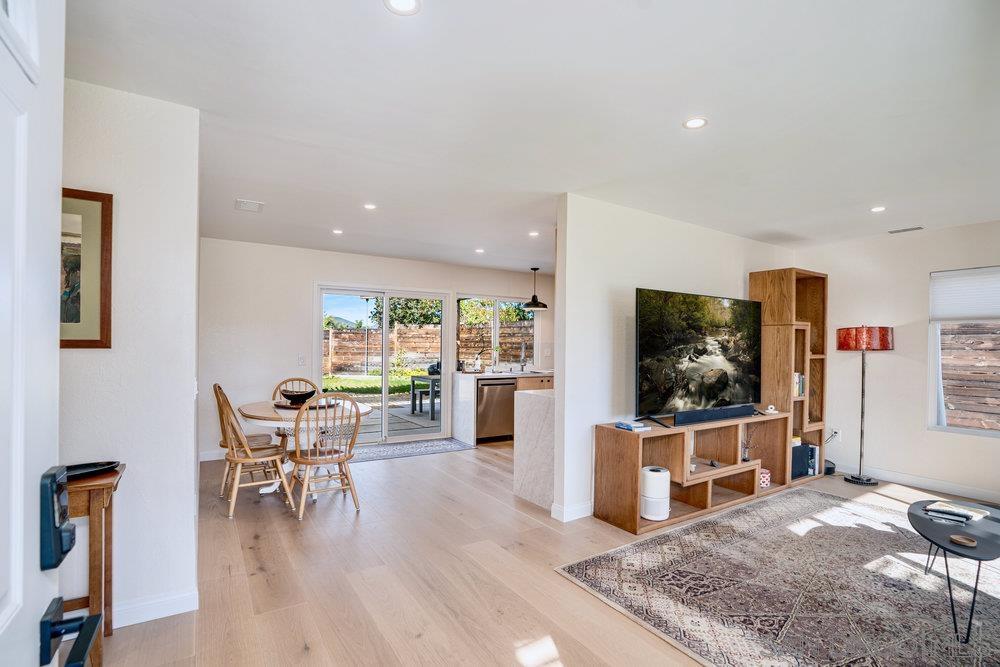 Detail Gallery Image 7 of 45 For 9050  Capricorn Way, San Diego,  CA 92126 - 2 Beds | 2 Baths