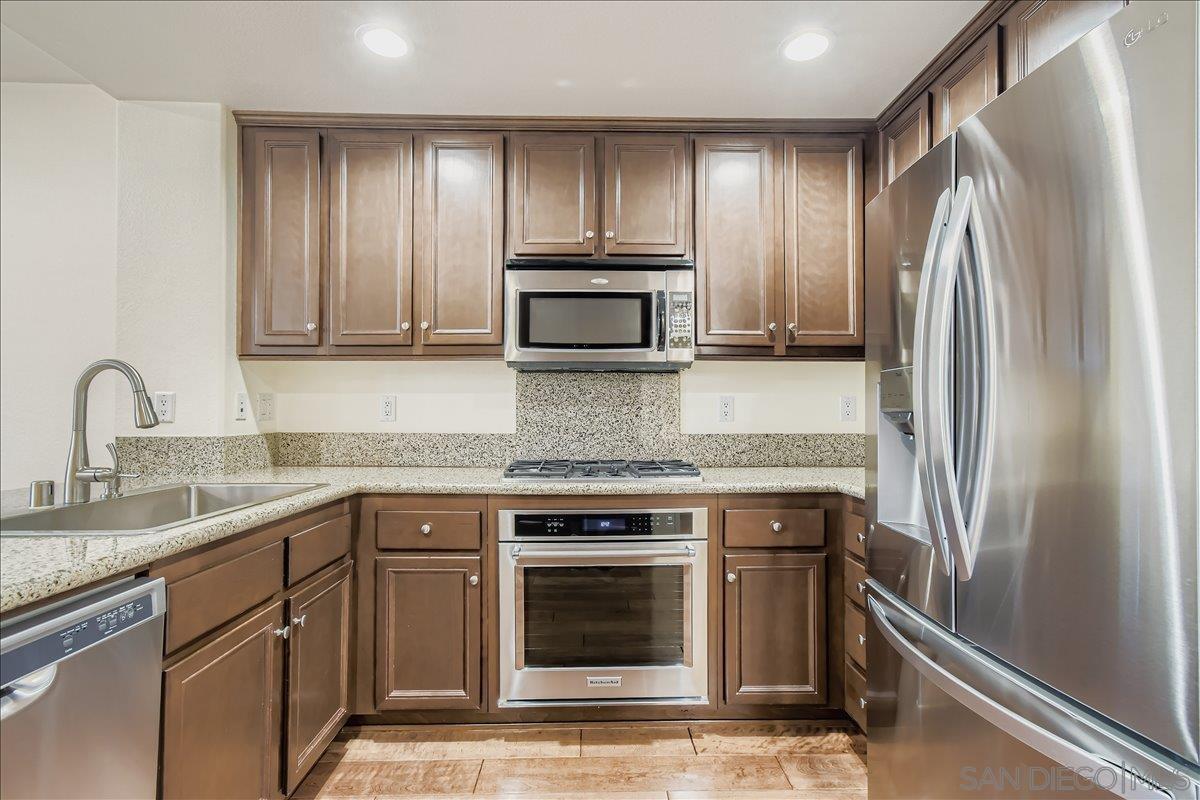 Detail Gallery Image 10 of 32 For 17019  Camino Marcilla  #5,  San Diego,  CA 92127 - 3 Beds | 2/1 Baths