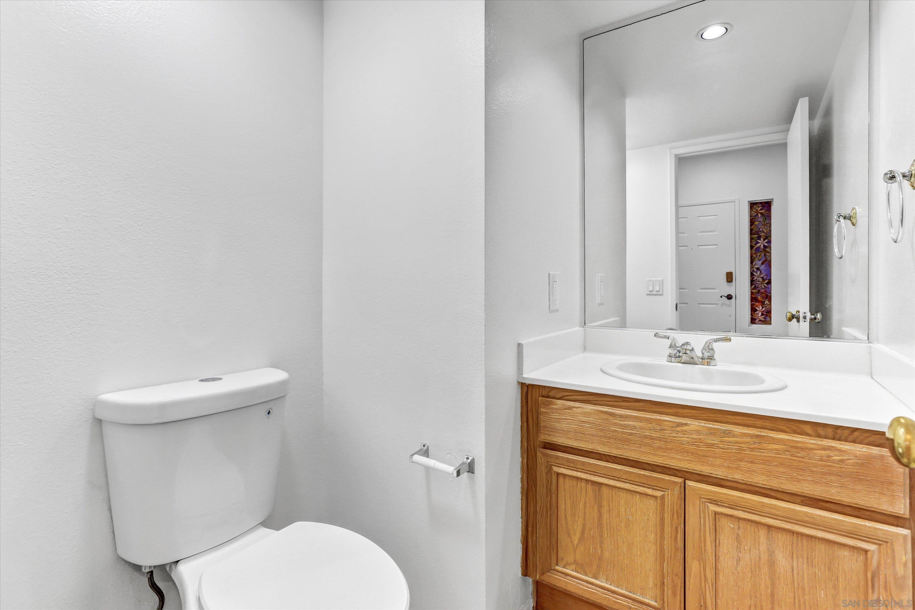 Detail Gallery Image 15 of 29 For 2240  Lago Ventana, Chula Vista,  CA 91914 - 3 Beds | 2/1 Baths