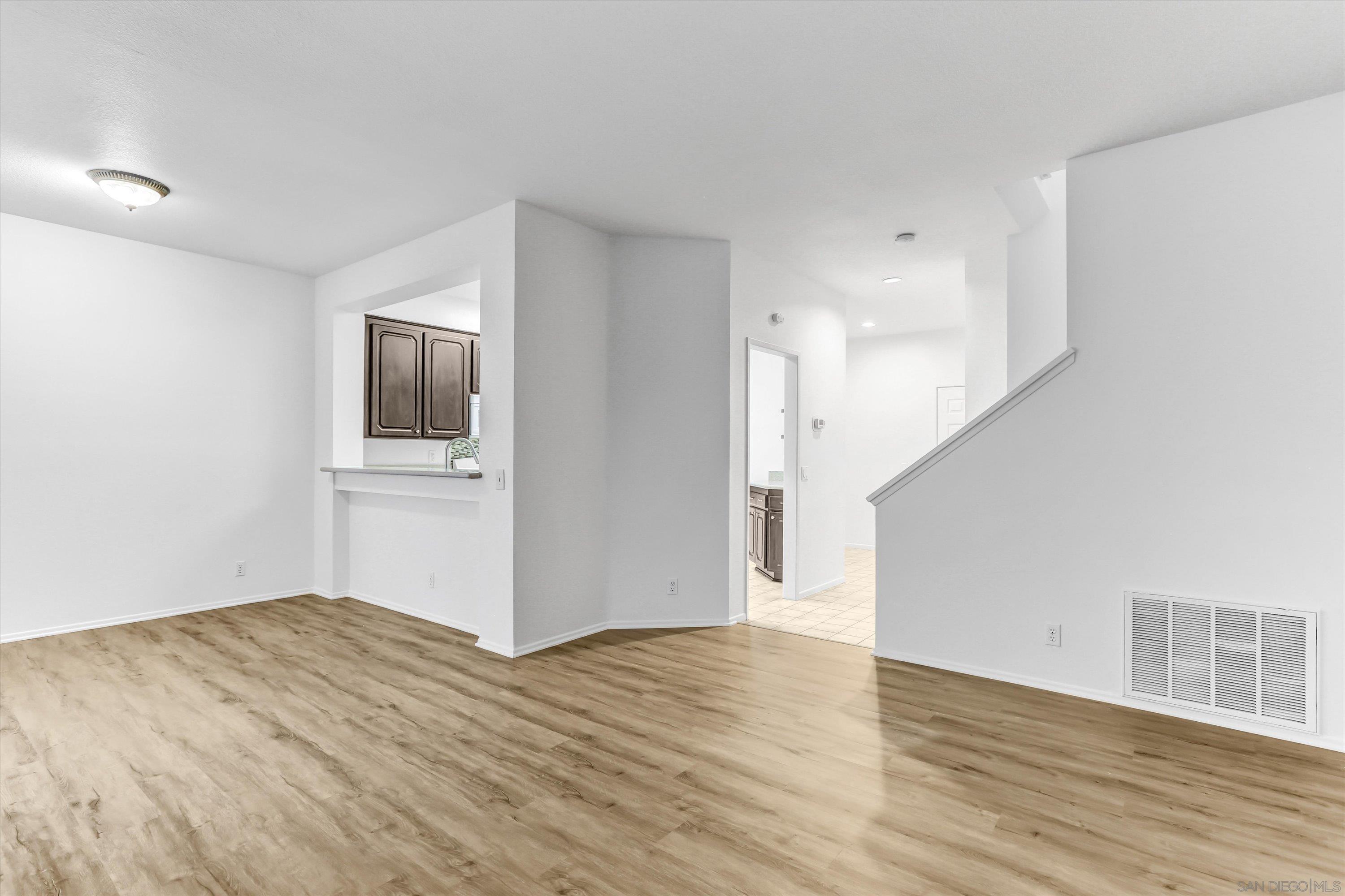 Detail Gallery Image 8 of 29 For 2240  Lago Ventana, Chula Vista,  CA 91914 - 3 Beds | 2/1 Baths