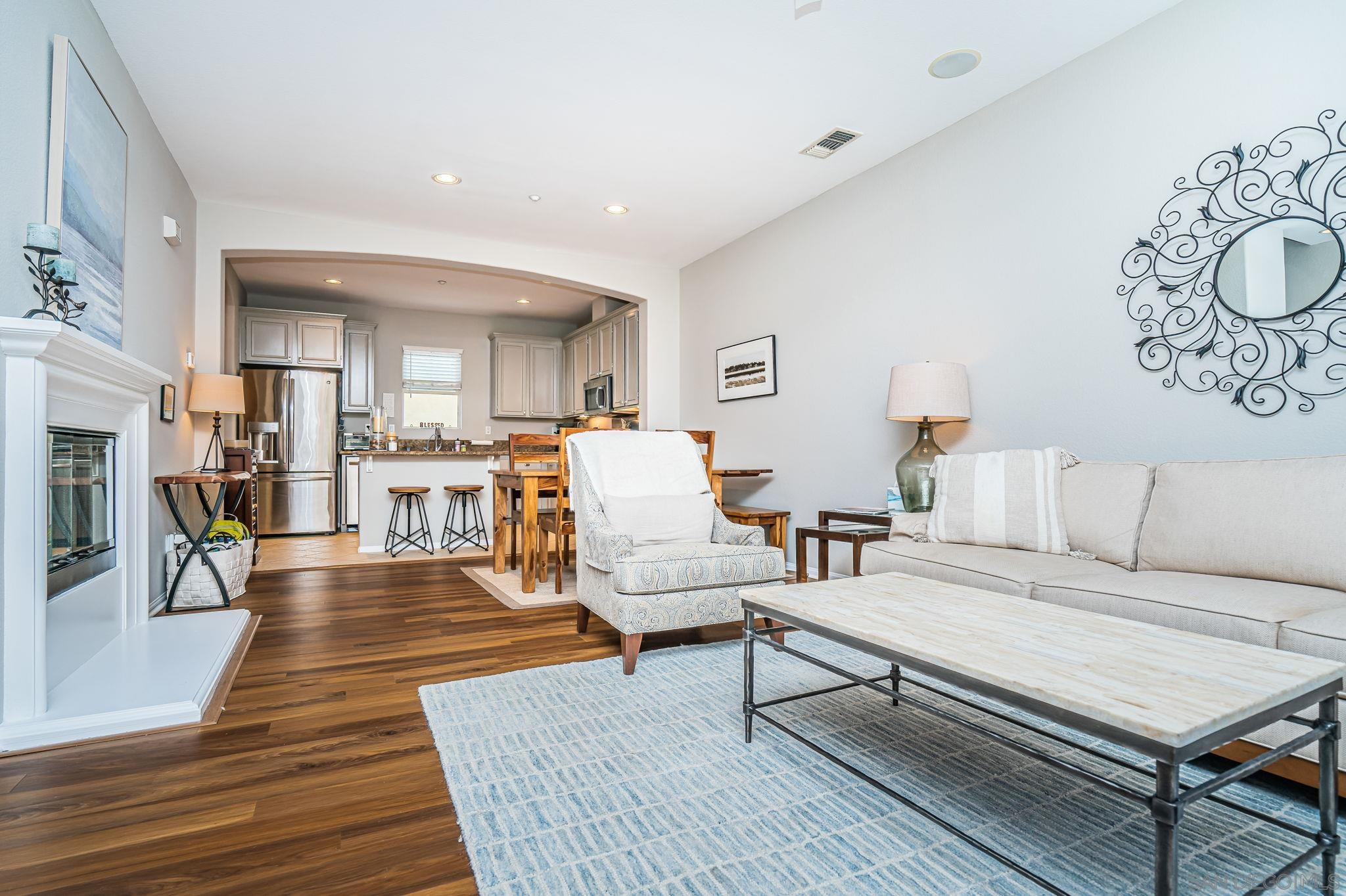 Front Image Thumbnail for SD250046173