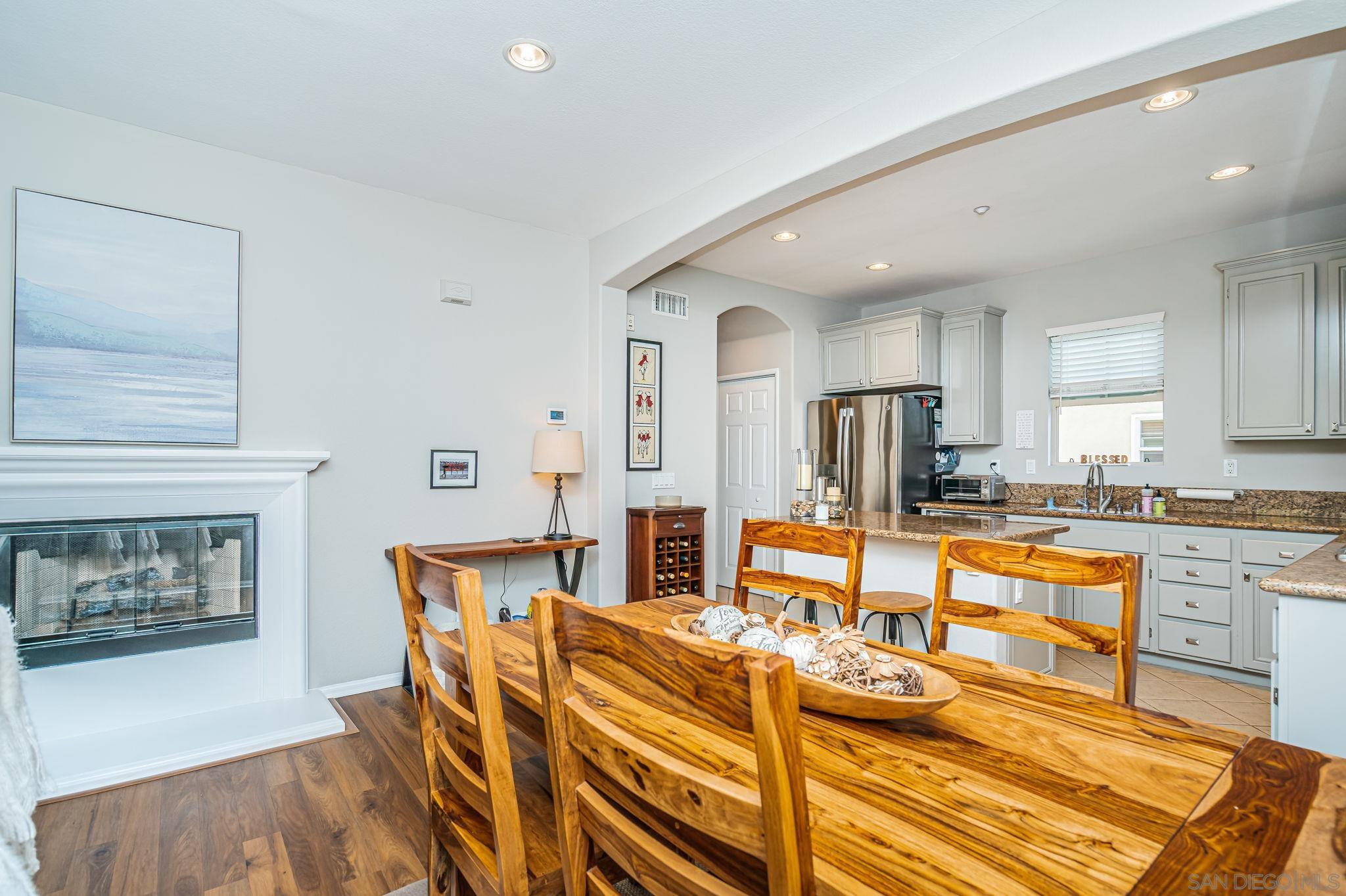 Detail Gallery Image 16 of 47 For 2556  Escala Circle, San Diego,  CA 92108 - 2 Beds | 2/1 Baths