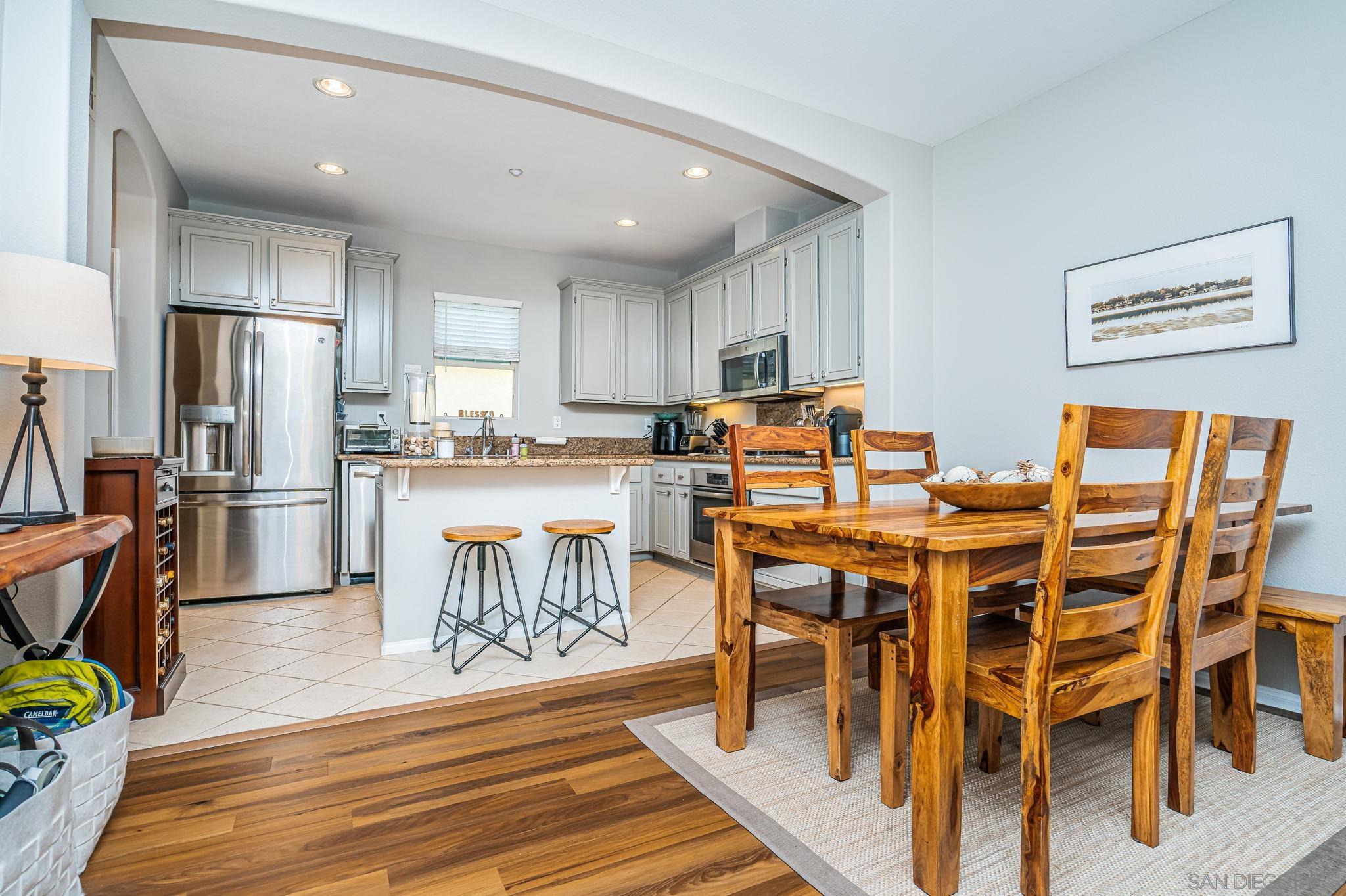 Detail Gallery Image 17 of 47 For 2556  Escala Circle, San Diego,  CA 92108 - 2 Beds | 2/1 Baths