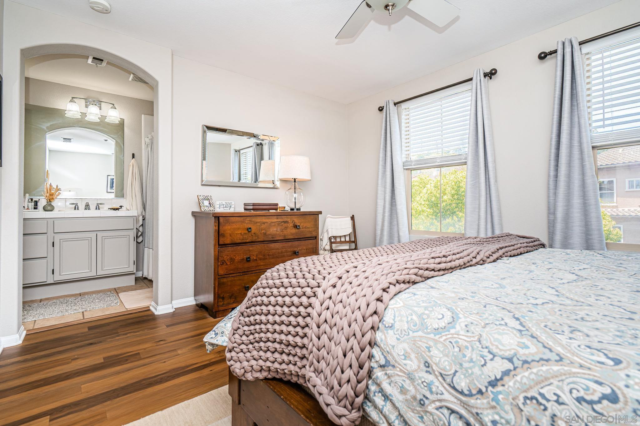 Detail Gallery Image 19 of 47 For 2556  Escala Circle, San Diego,  CA 92108 - 2 Beds | 2/1 Baths