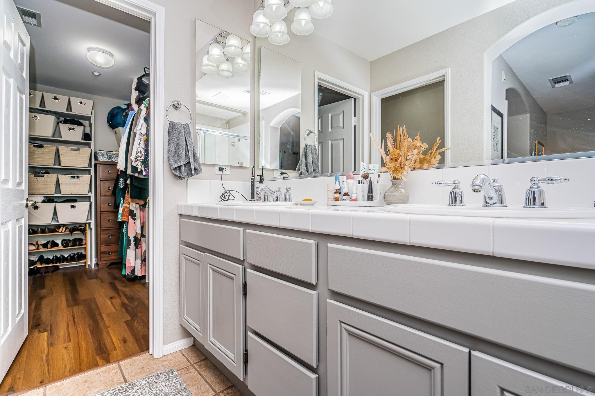 Detail Gallery Image 23 of 47 For 2556  Escala Circle, San Diego,  CA 92108 - 2 Beds | 2/1 Baths