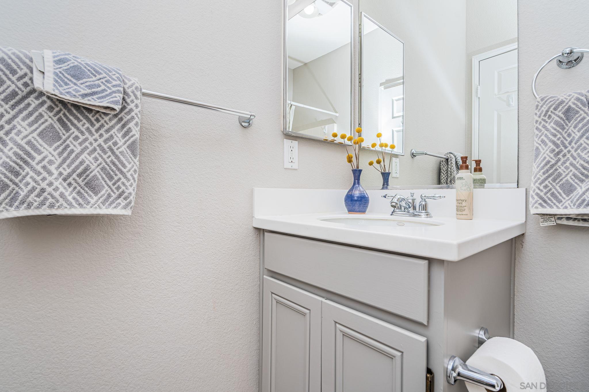 Detail Gallery Image 31 of 47 For 2556  Escala Circle, San Diego,  CA 92108 - 2 Beds | 2/1 Baths