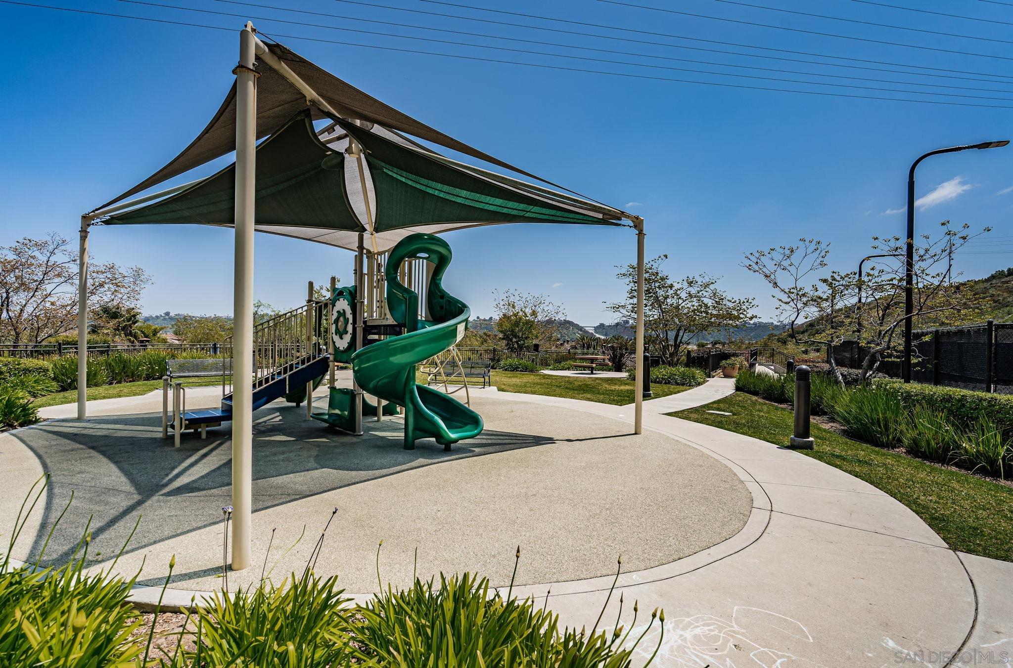 Detail Gallery Image 40 of 47 For 2556  Escala Circle, San Diego,  CA 92108 - 2 Beds | 2/1 Baths