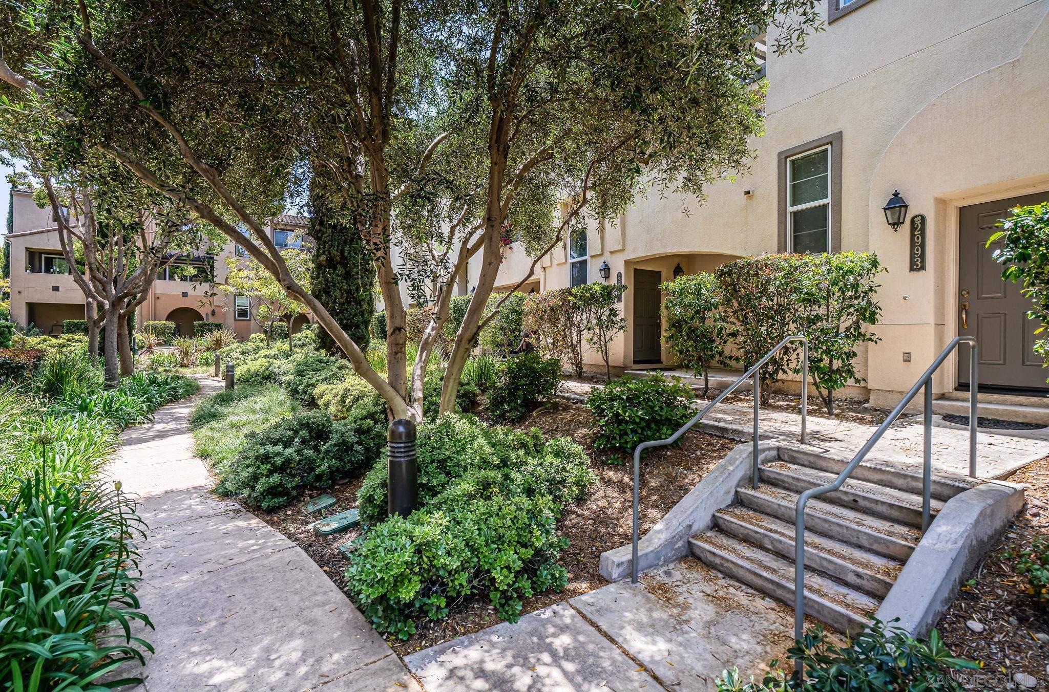 Detail Gallery Image 5 of 47 For 2556  Escala Circle, San Diego,  CA 92108 - 2 Beds | 2/1 Baths