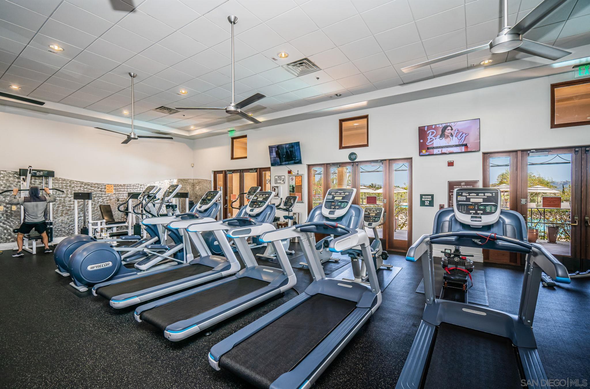 Detail Gallery Image 41 of 47 For 2556  Escala Circle, San Diego,  CA 92108 - 2 Beds | 2/1 Baths